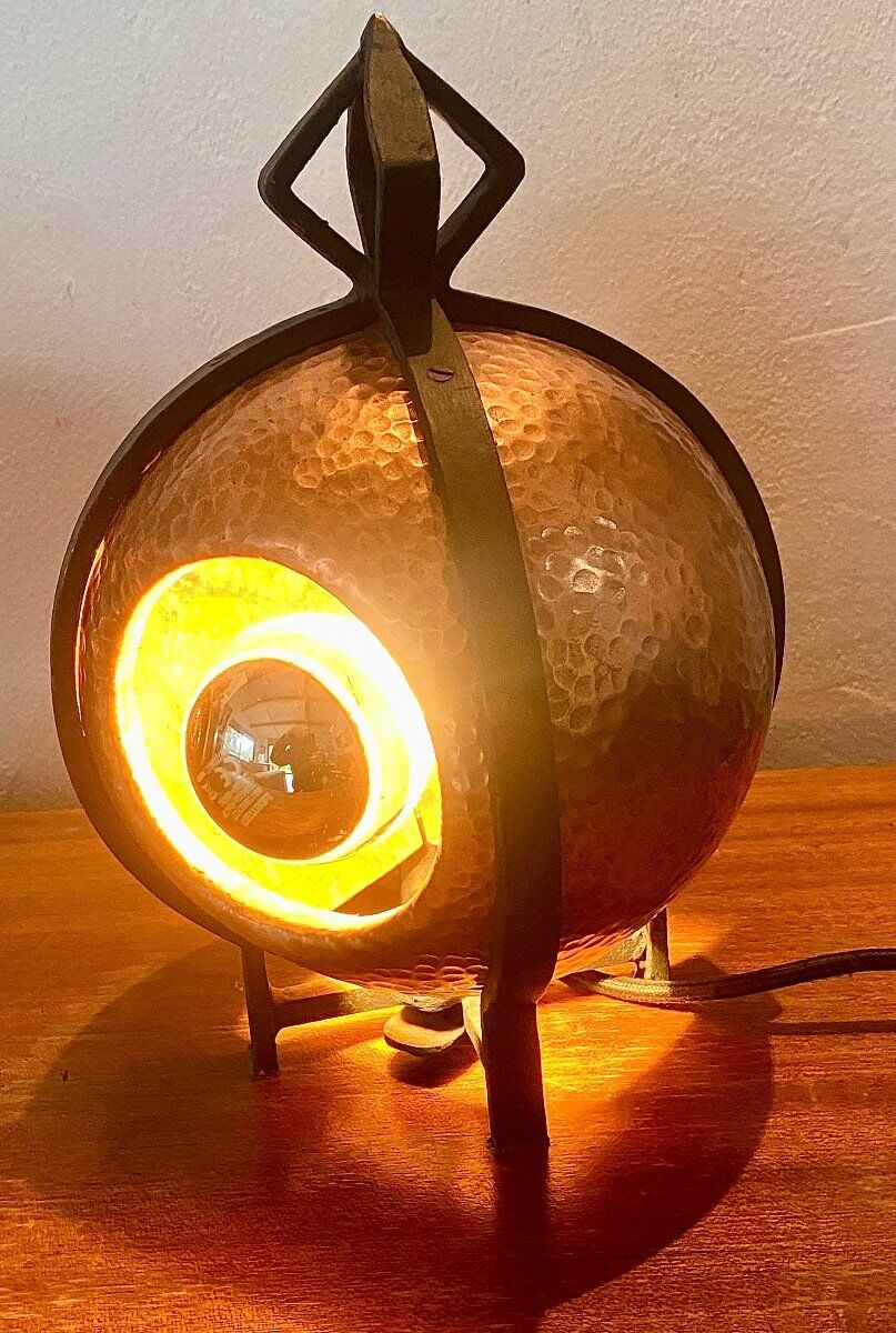 Paire de lampes art déco en dinanderie