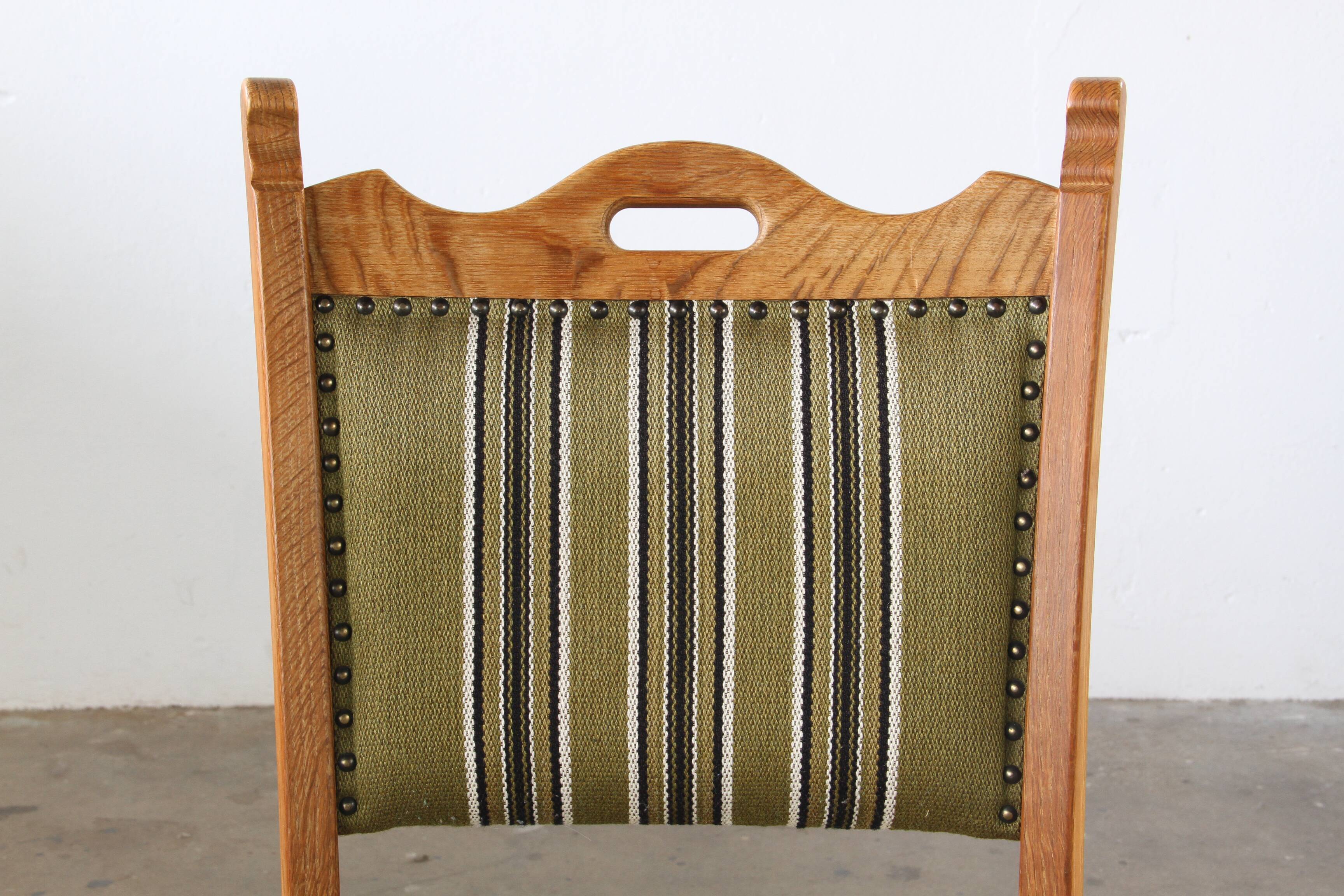 Chaises de salle à manger en chêne danois brutaliste des années 1960 dans le style de H. Kjærnulf