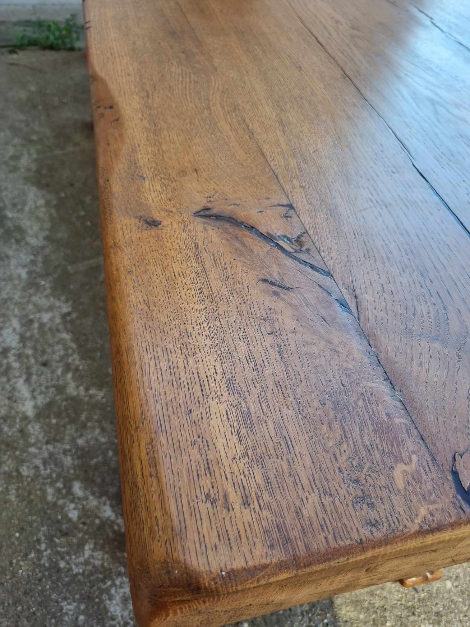Farm table