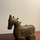 Cheval art populaire en bois sculpté