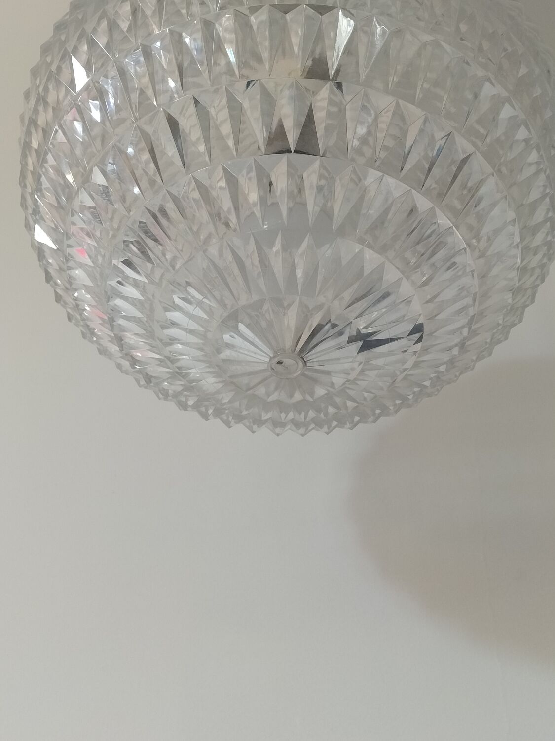 Ball pendant light