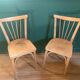 2 chaises scandinave d’inspiration Windsor