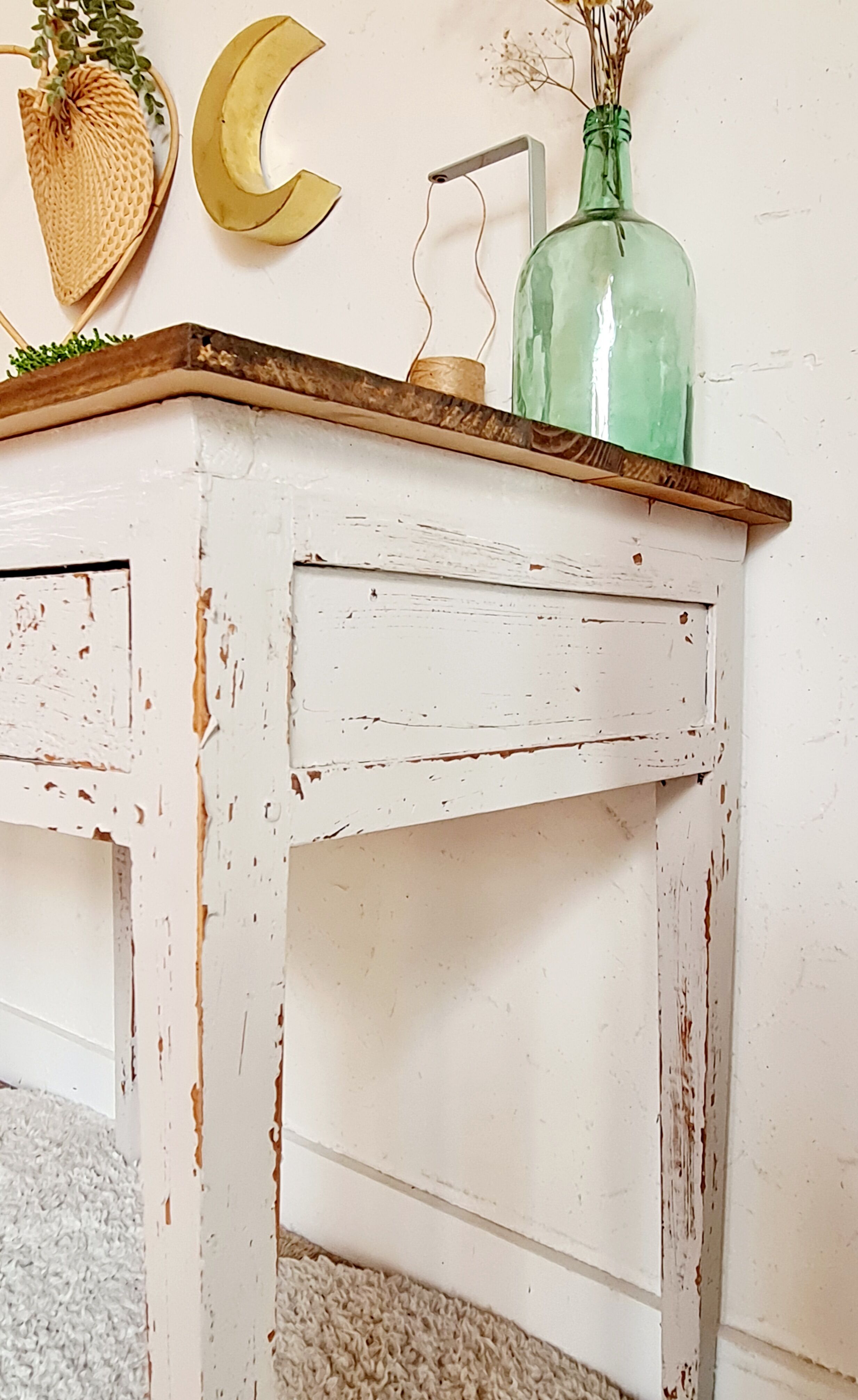 Old wooden table 2 drawers