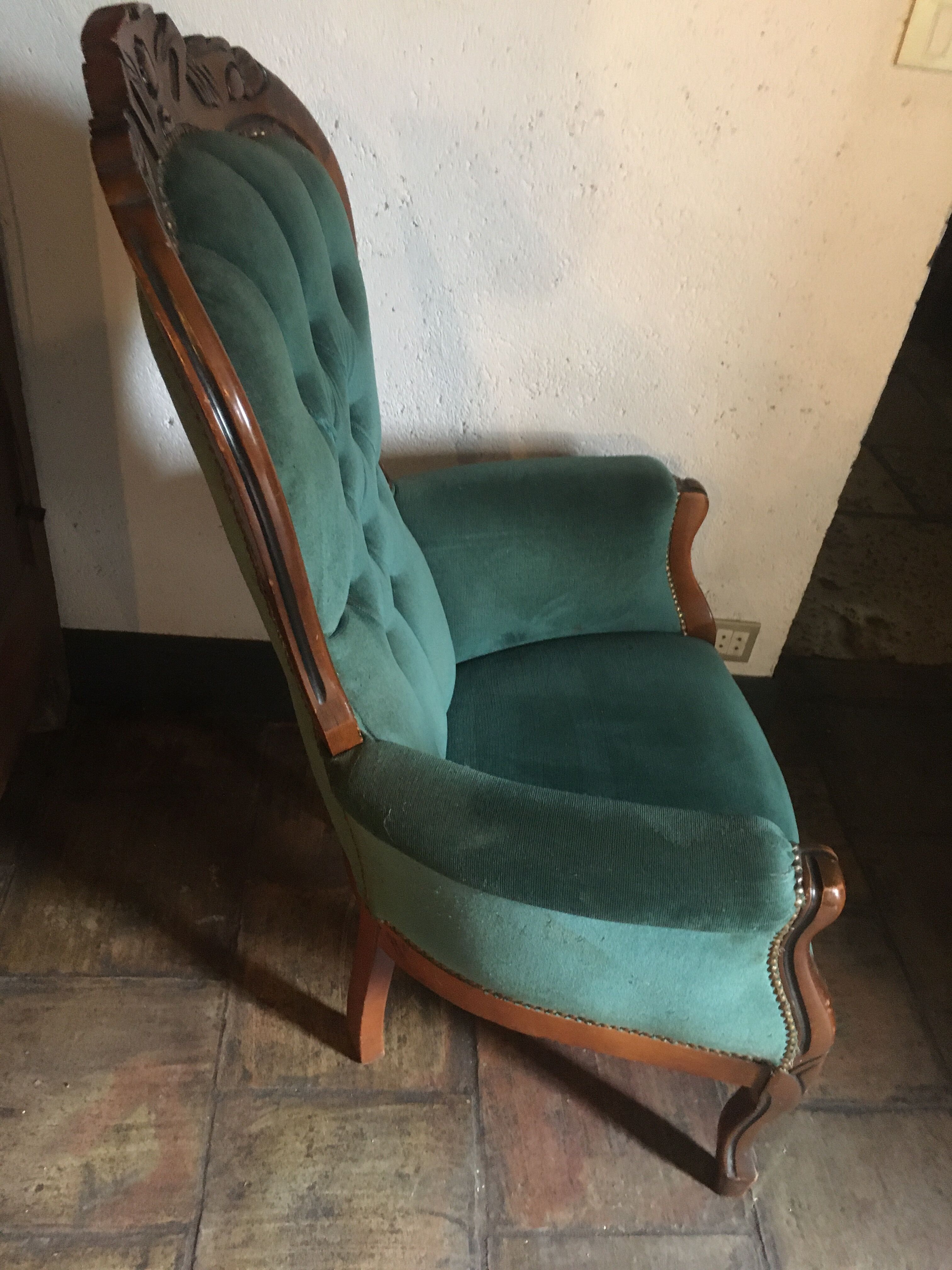 Voltaire armchair in green velvet
