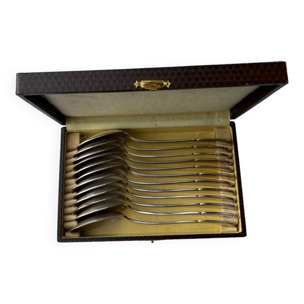 Coffret d’orfèvrerie 12 cuillères à soupe
