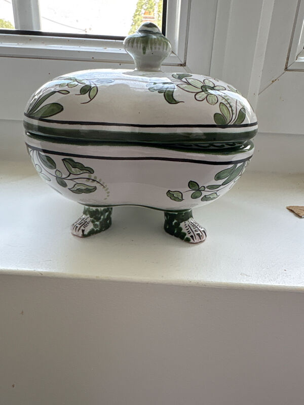 Pot avec couvercle