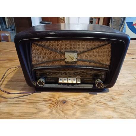 Poste radio bakélite "Radialva"