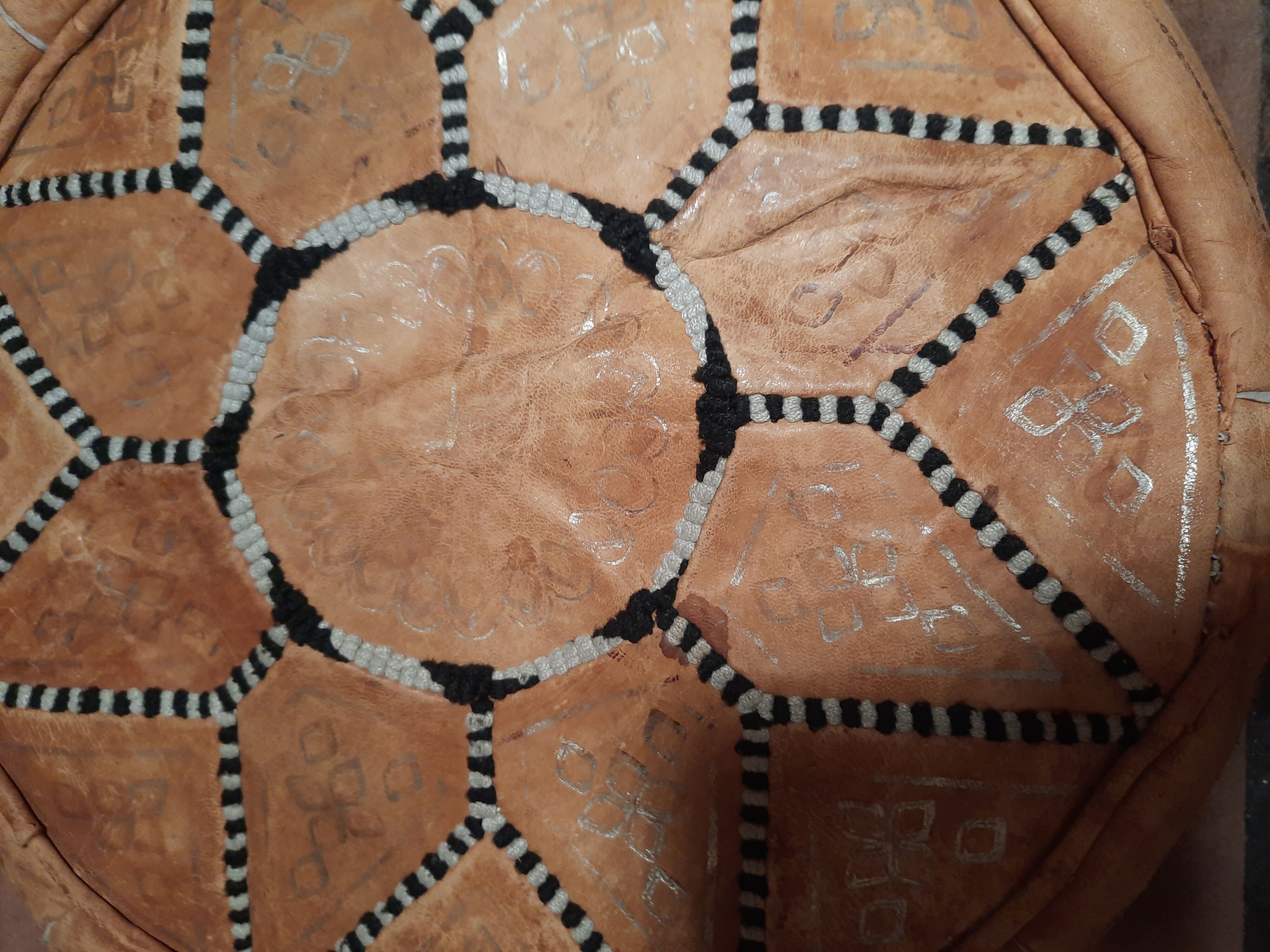 Vintage moroccan pouf