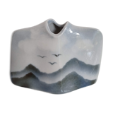 Virebent ceramic vase