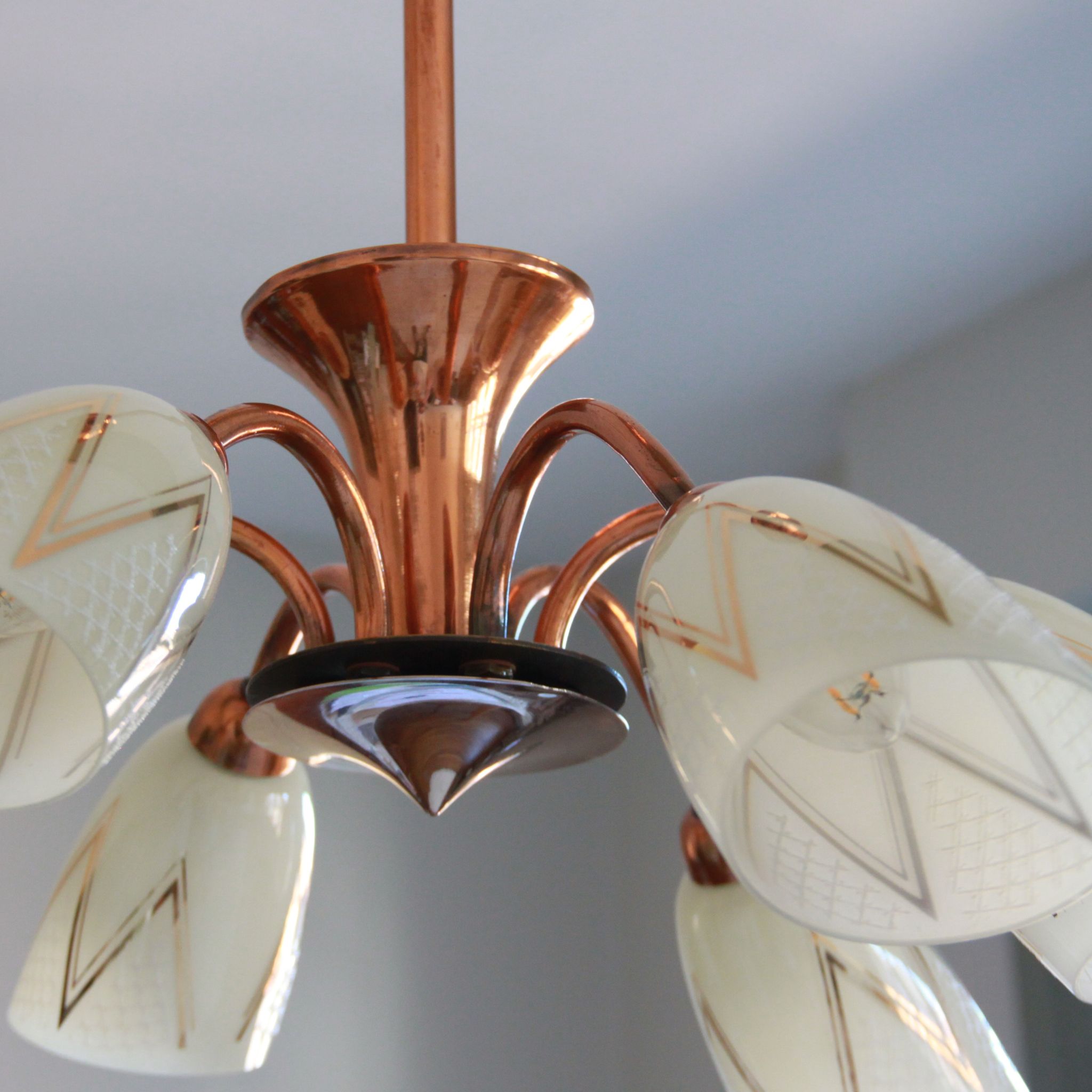 Chandelier copper tulip golden glass and white patterns 6 lights old vintage luminaire restored