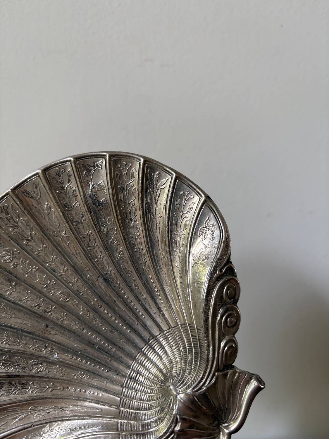 Silver-plated metal shell emptier, 1800