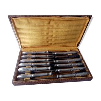 Box of 12 steel table knives and silver handle