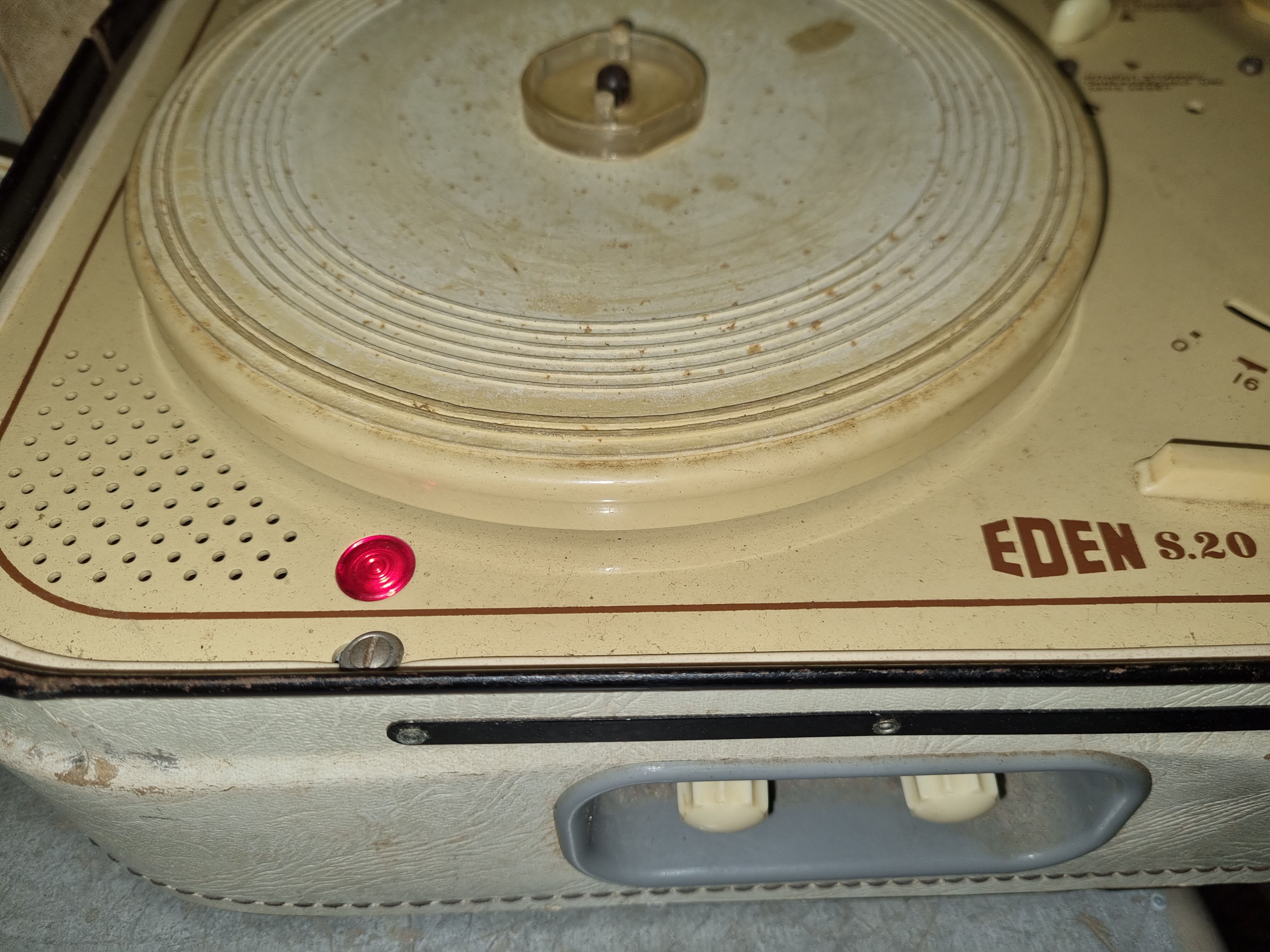 1950 Tepaz Eden record player