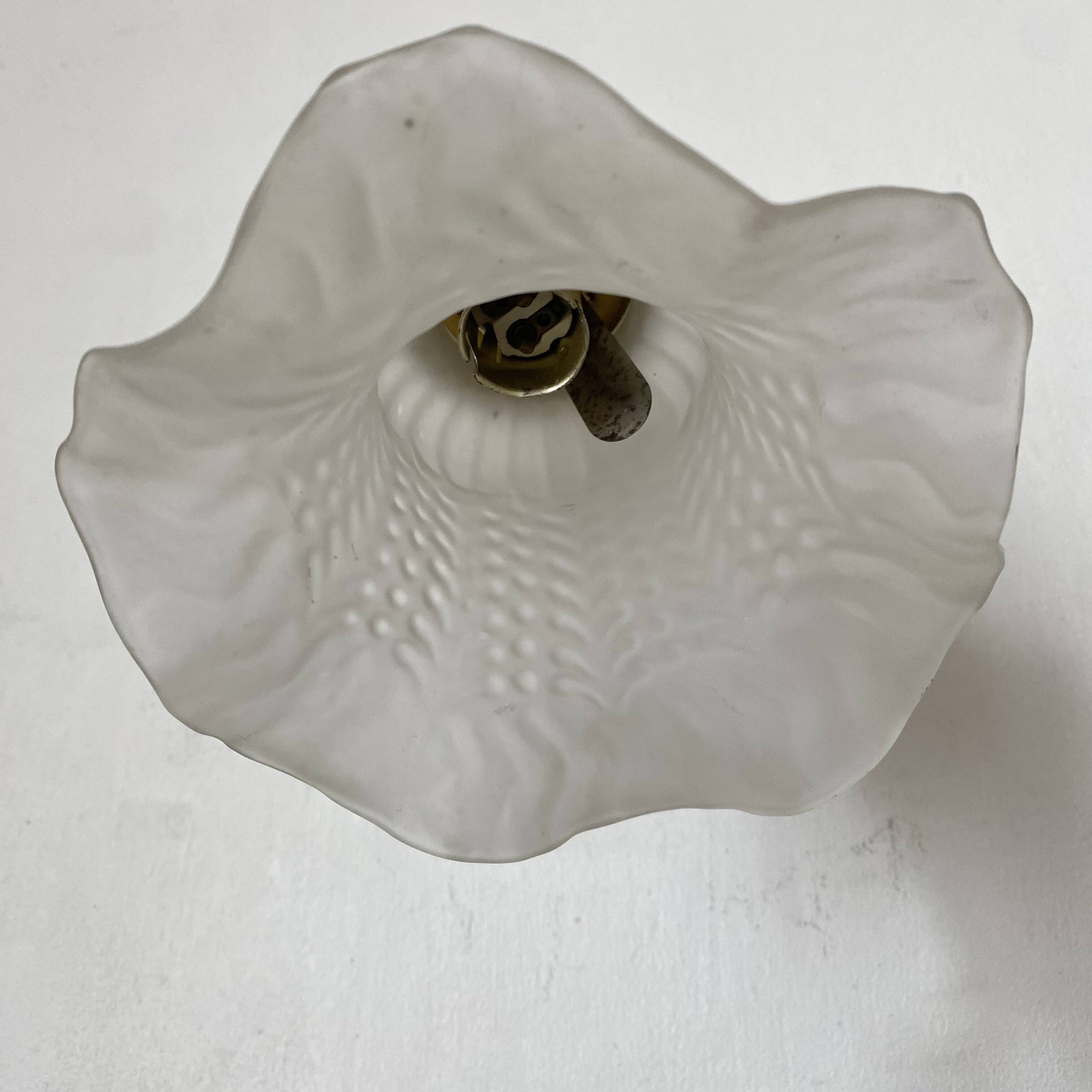 Applique rétro avec tulipe de verre