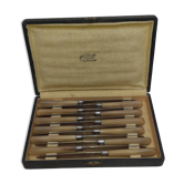 Lot de 12 couteaux manche en corne