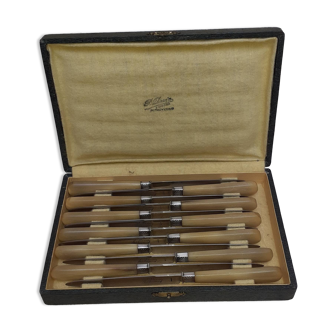 Set of 12 horn handle knives