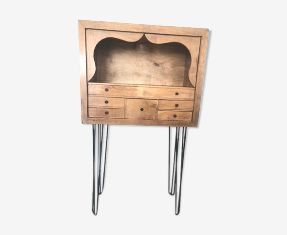 Etagère sur pied
