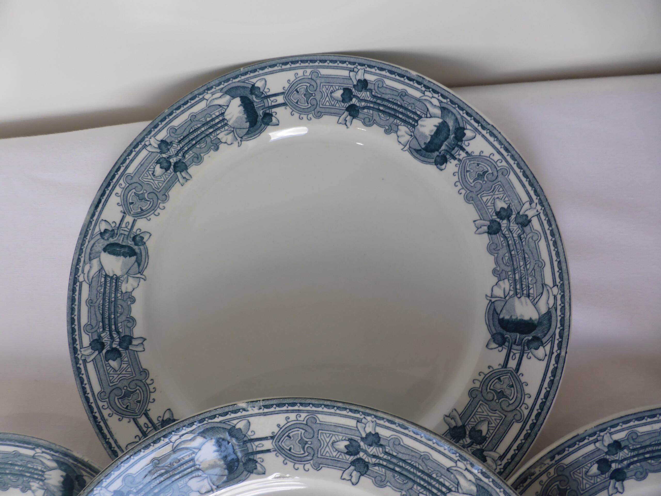 4 vintage dinner plates from CM&C, Massena model 220604