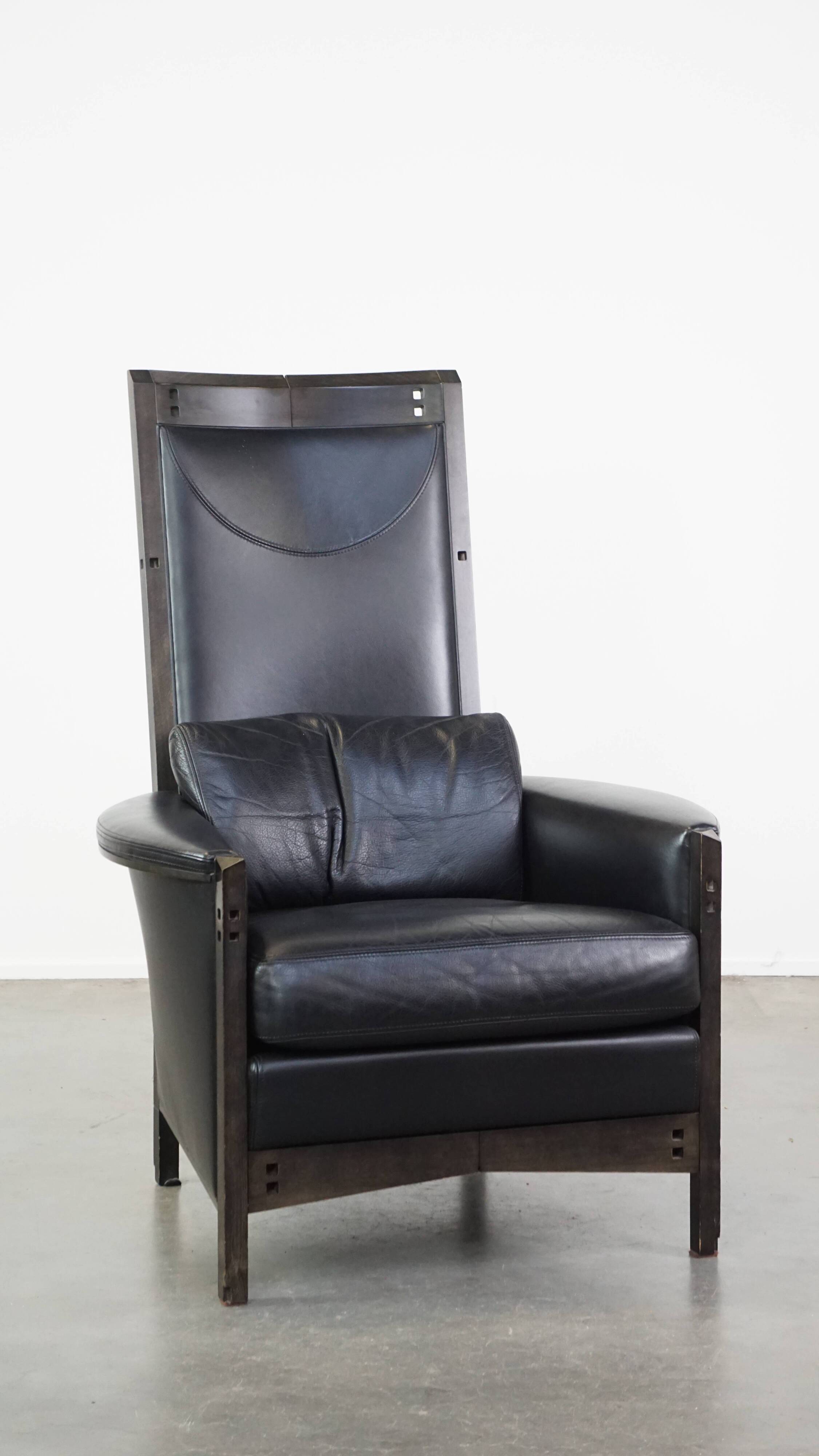 Fauteuil design en cuir noir de Giorgetti
