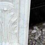 Cheminée de style Louis XV en marbre de Carrare vers 1880