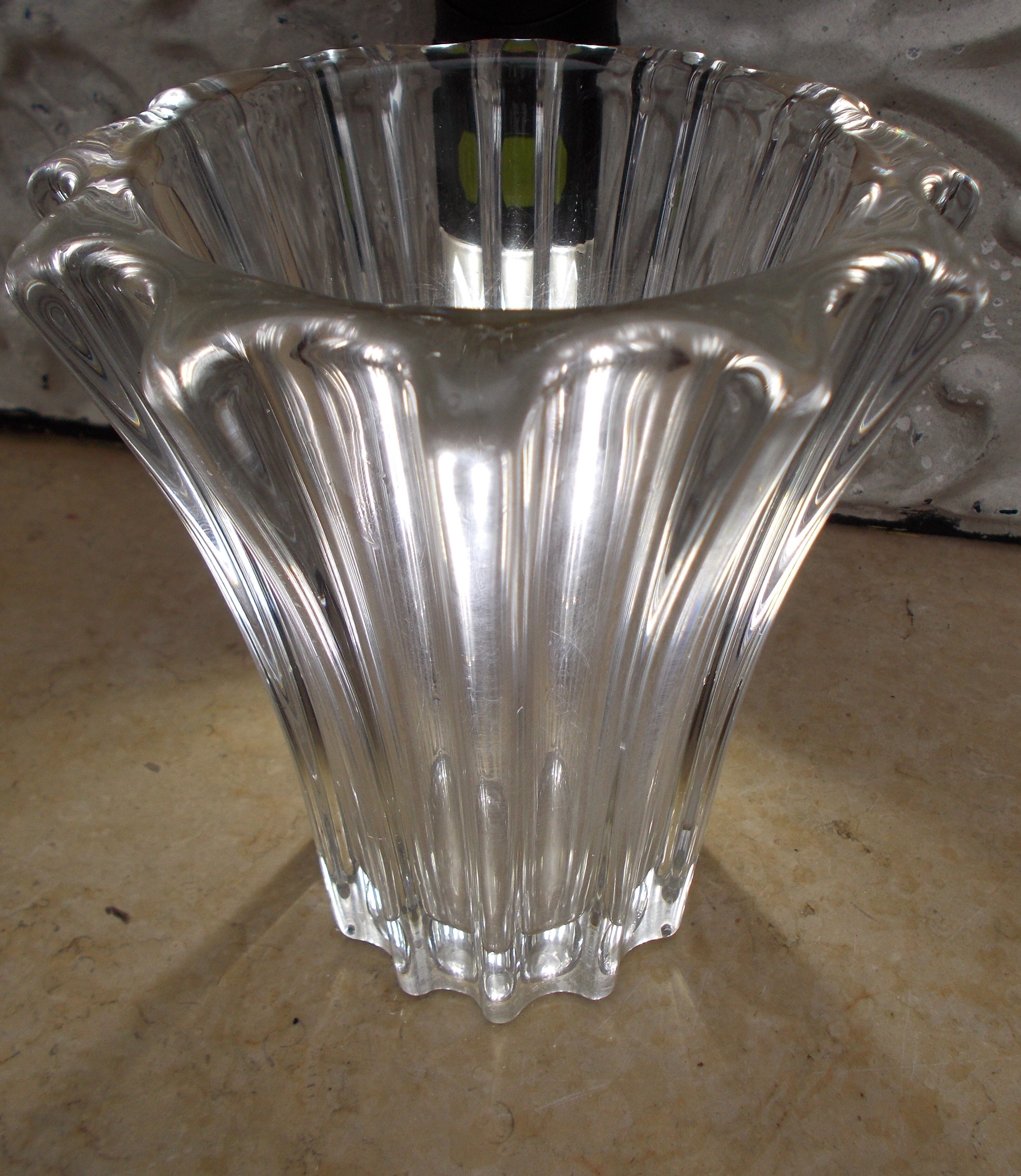 Crystal vase signed Pierre d' Avesn
