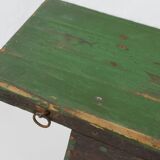 Petite unité murale rustique en bois vert avec 2 étagères, France vers 1880