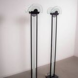 Ensemble de lampadaires en verre dépoli de style Memphis. Vers 1980.