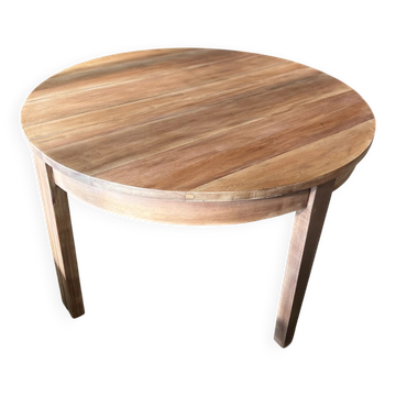 Extendable round table from the 1970s