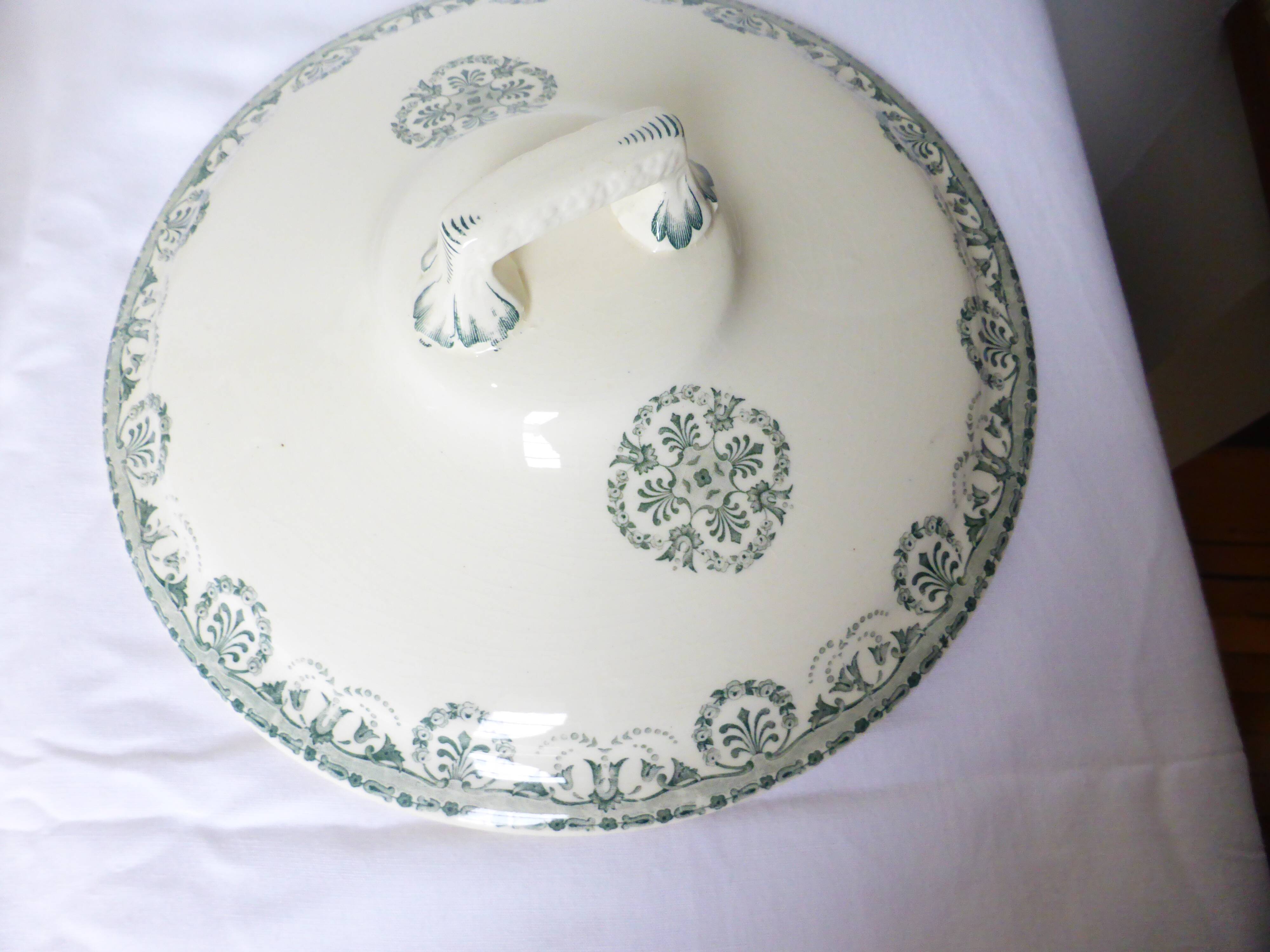 1 tureen in baker's iron clay model Iena 221039