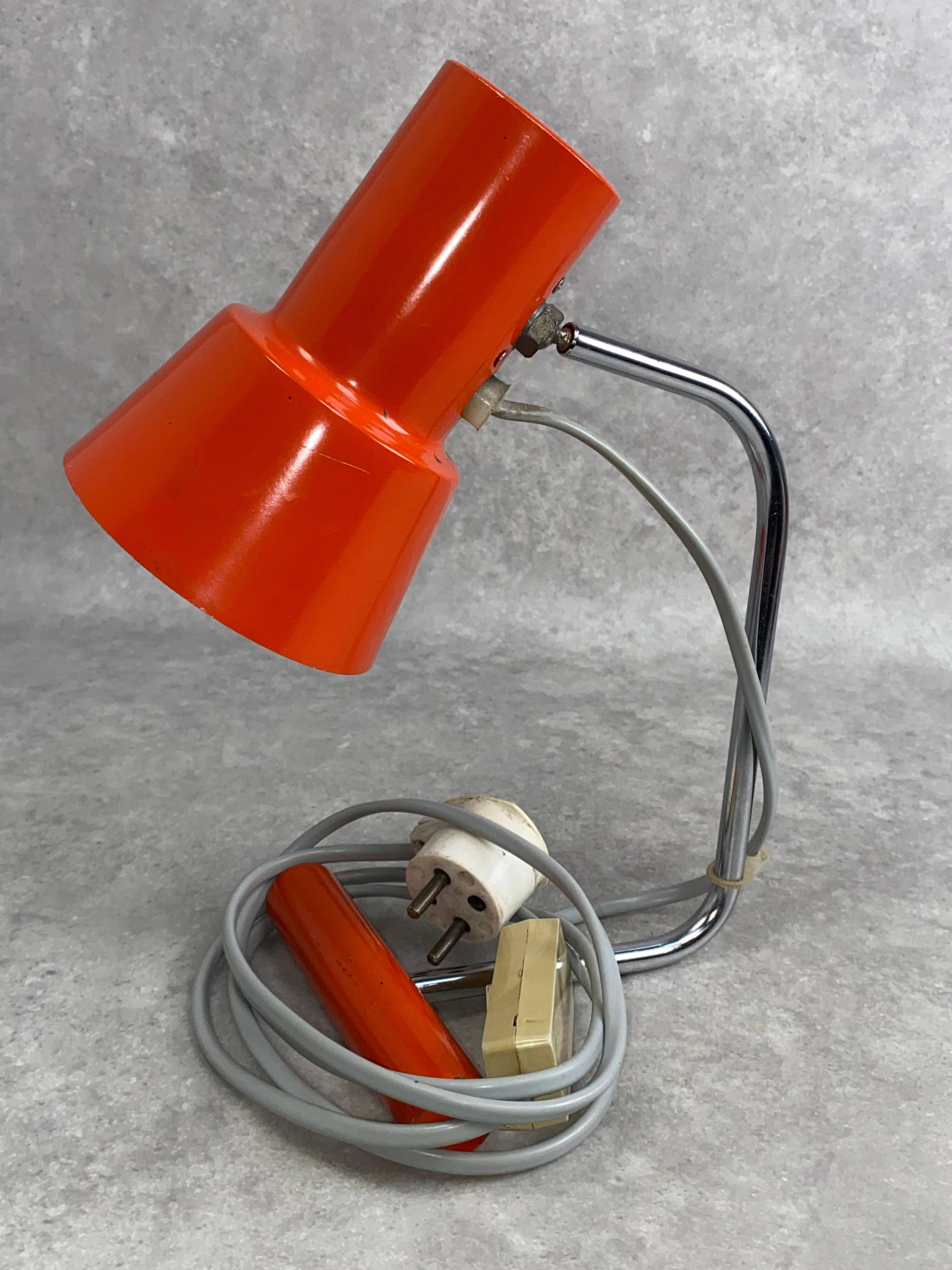 Lampe de bureau rouge modèle 85133 par Josef Hurka