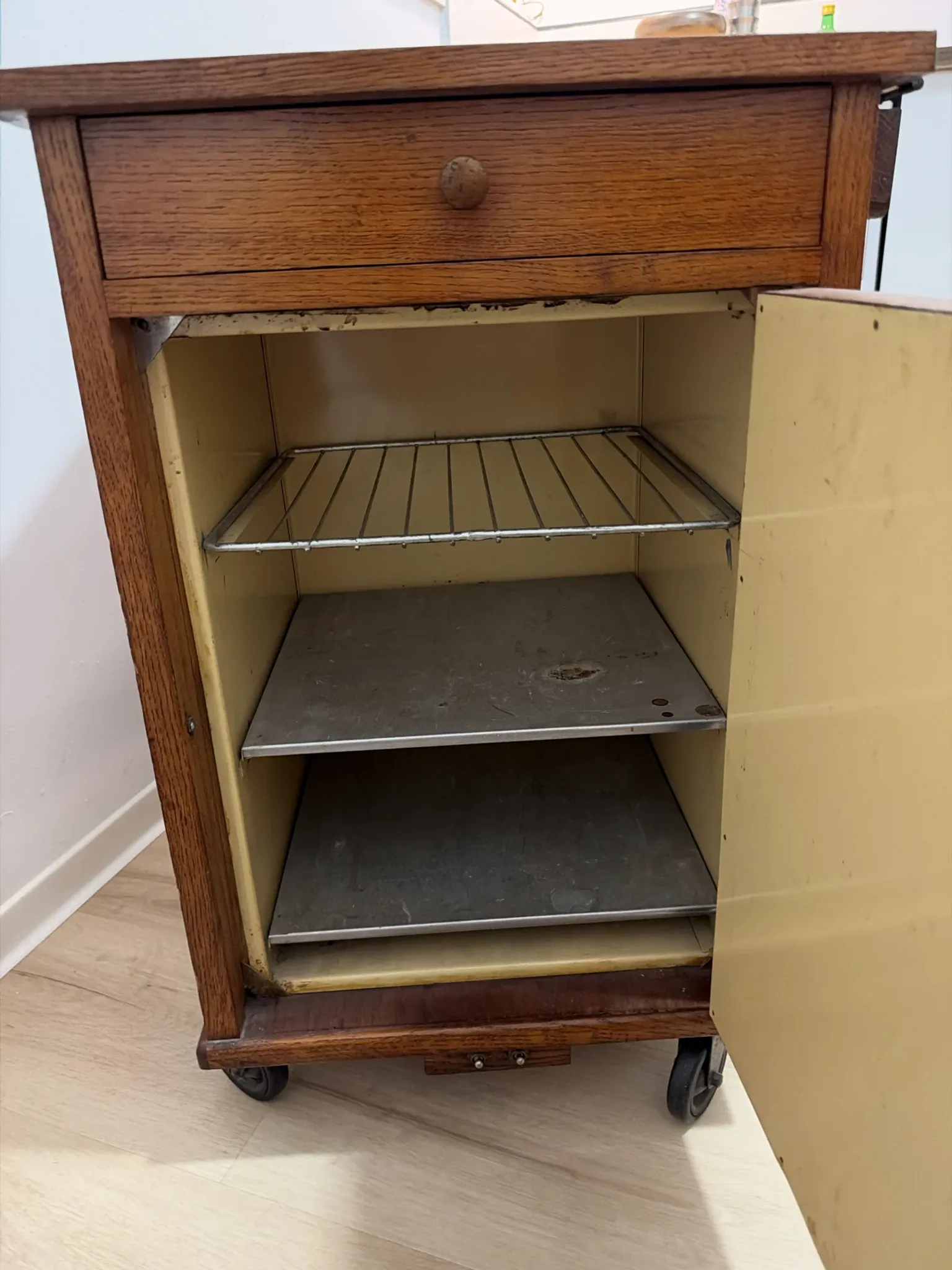 Art Deco dessert trolley/service cart