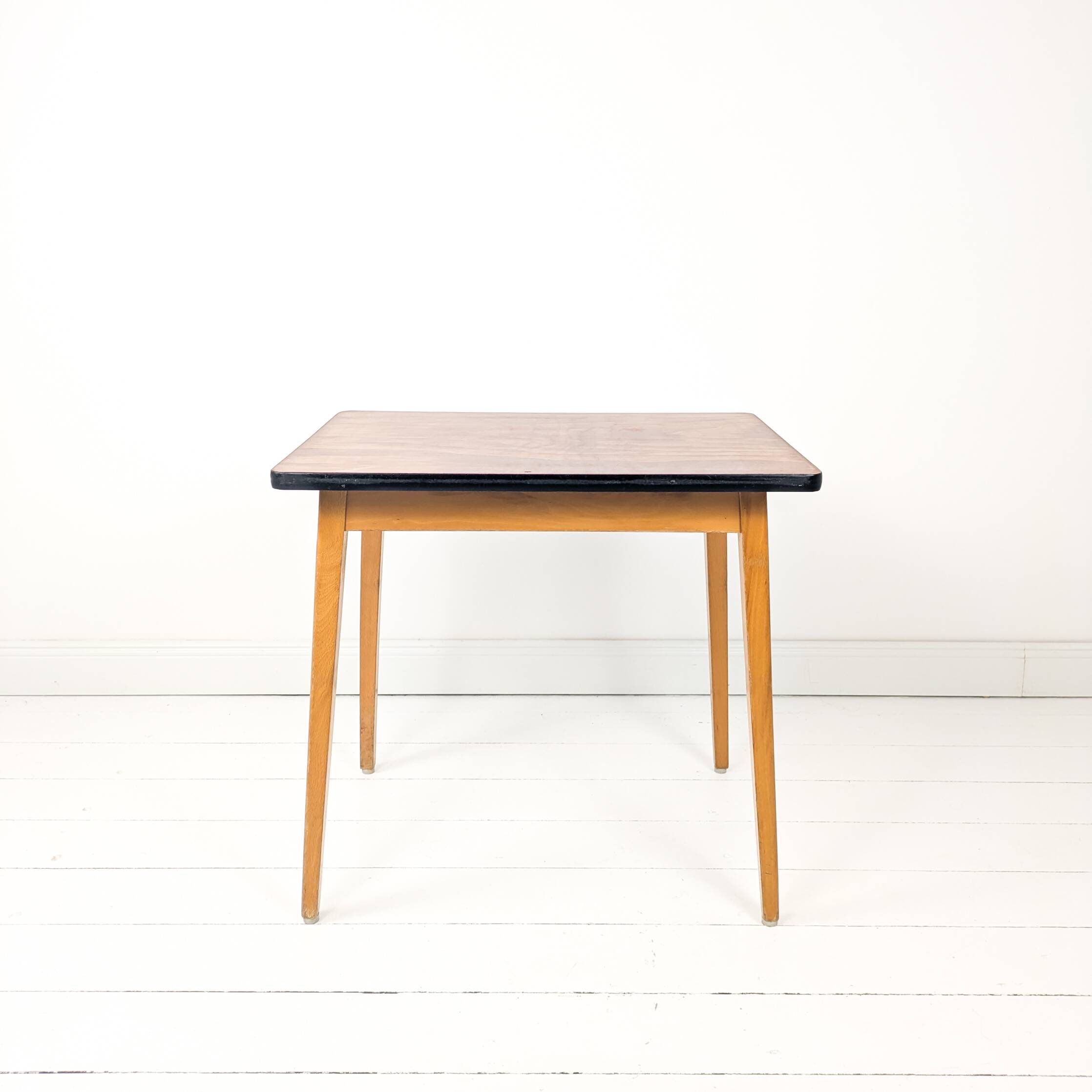 Bureau vintage Mid-Century pour enfant en bois table d’écolier rétro pour c