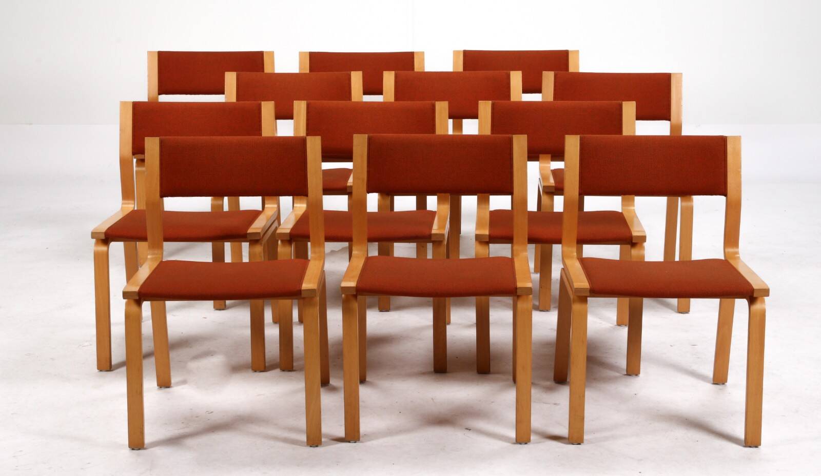 12 chaises Arne Jacobsen édition Fritz Hansen 1978 Danemark