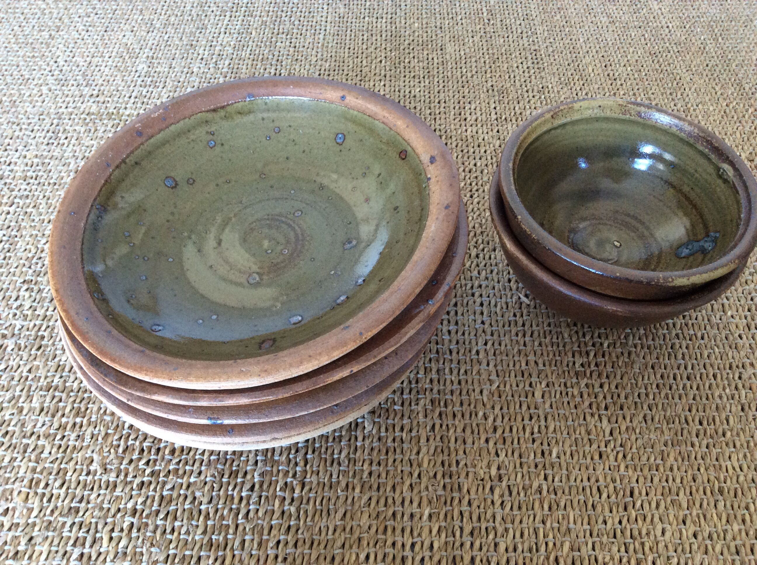 Set of stoneware plates