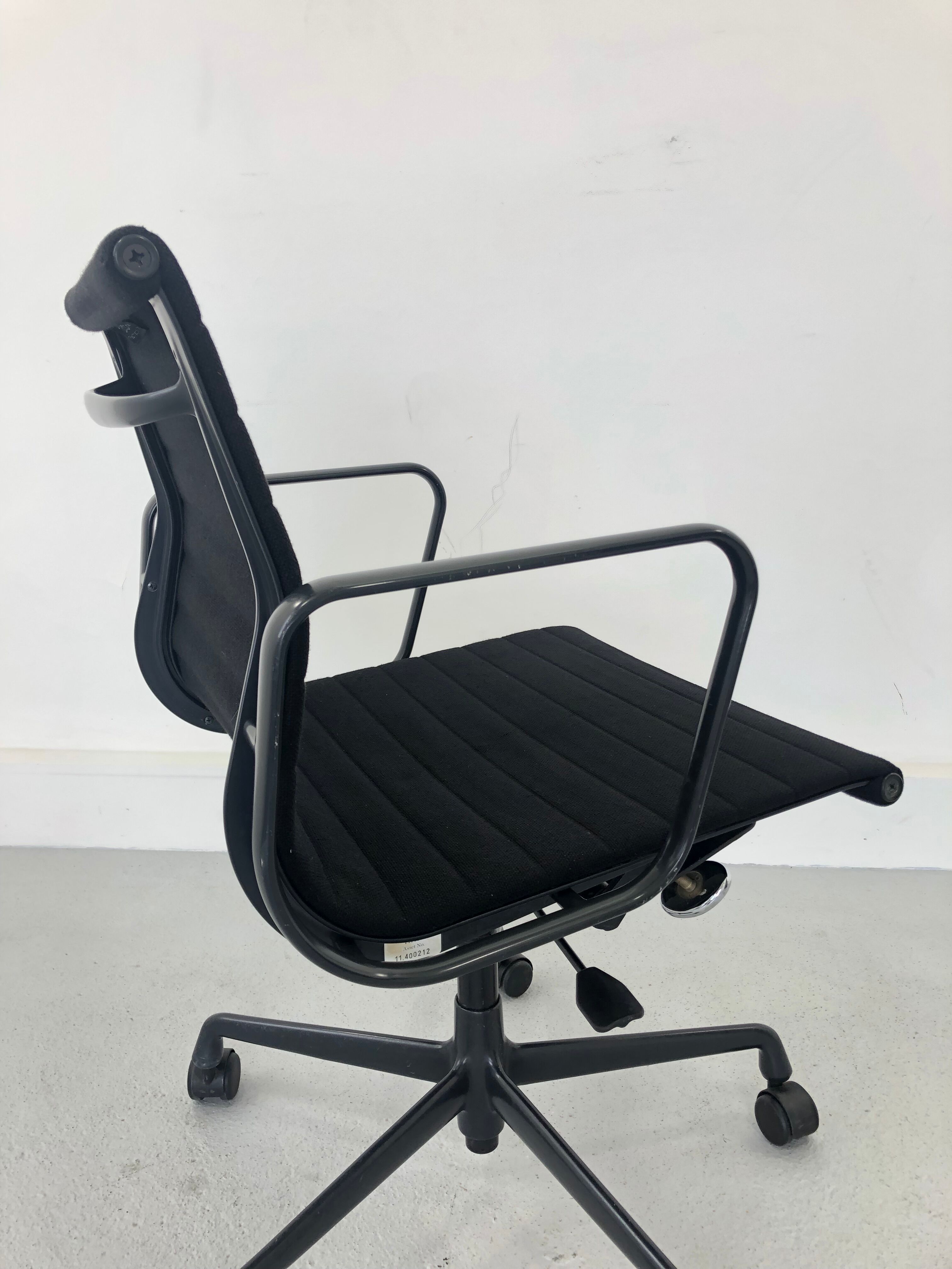 Aluminum black Model EA 117 Swivel Chair by Charles & Ray Eames for Vitra