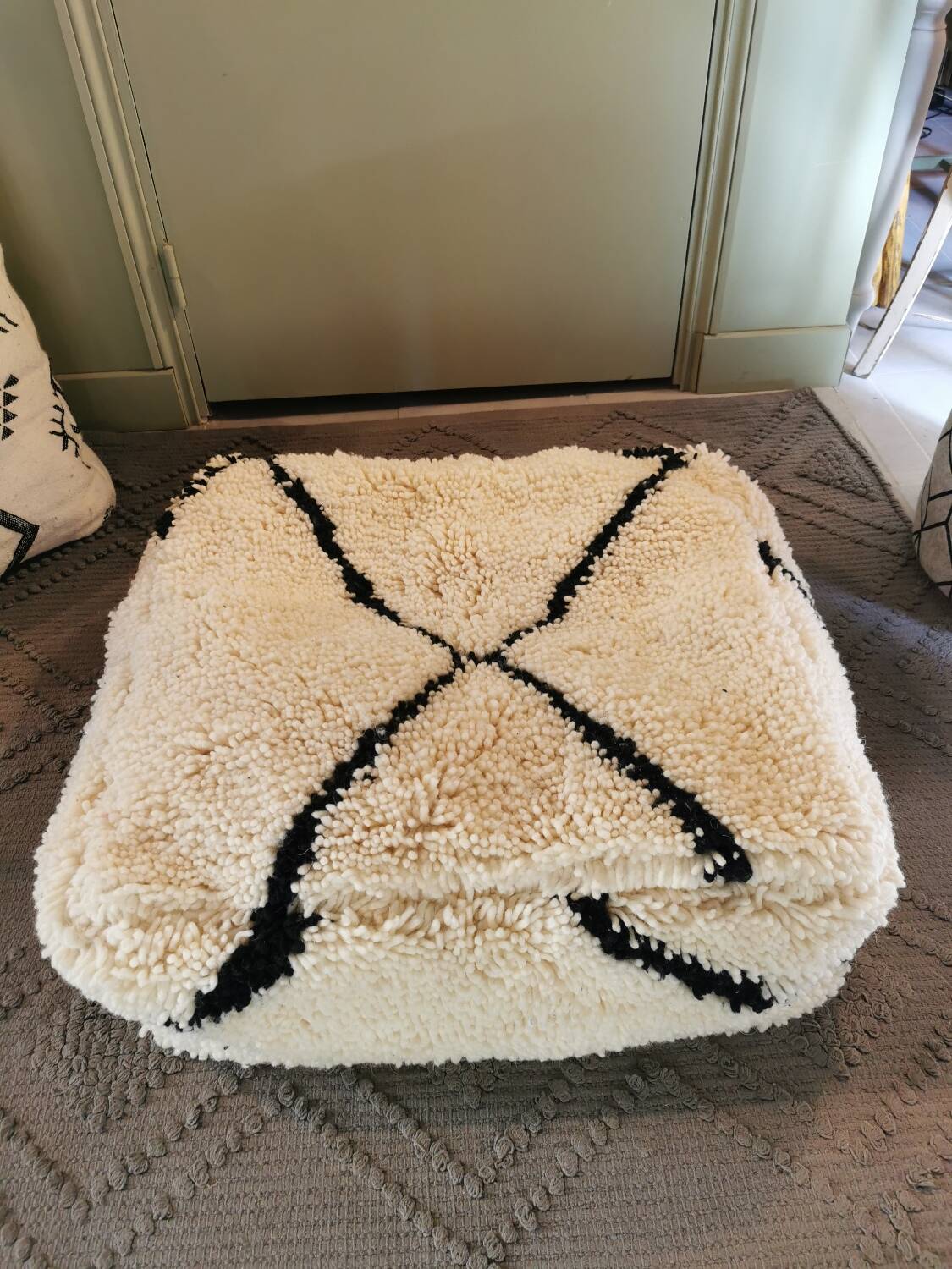 Benin Ouarain pure wool pouf