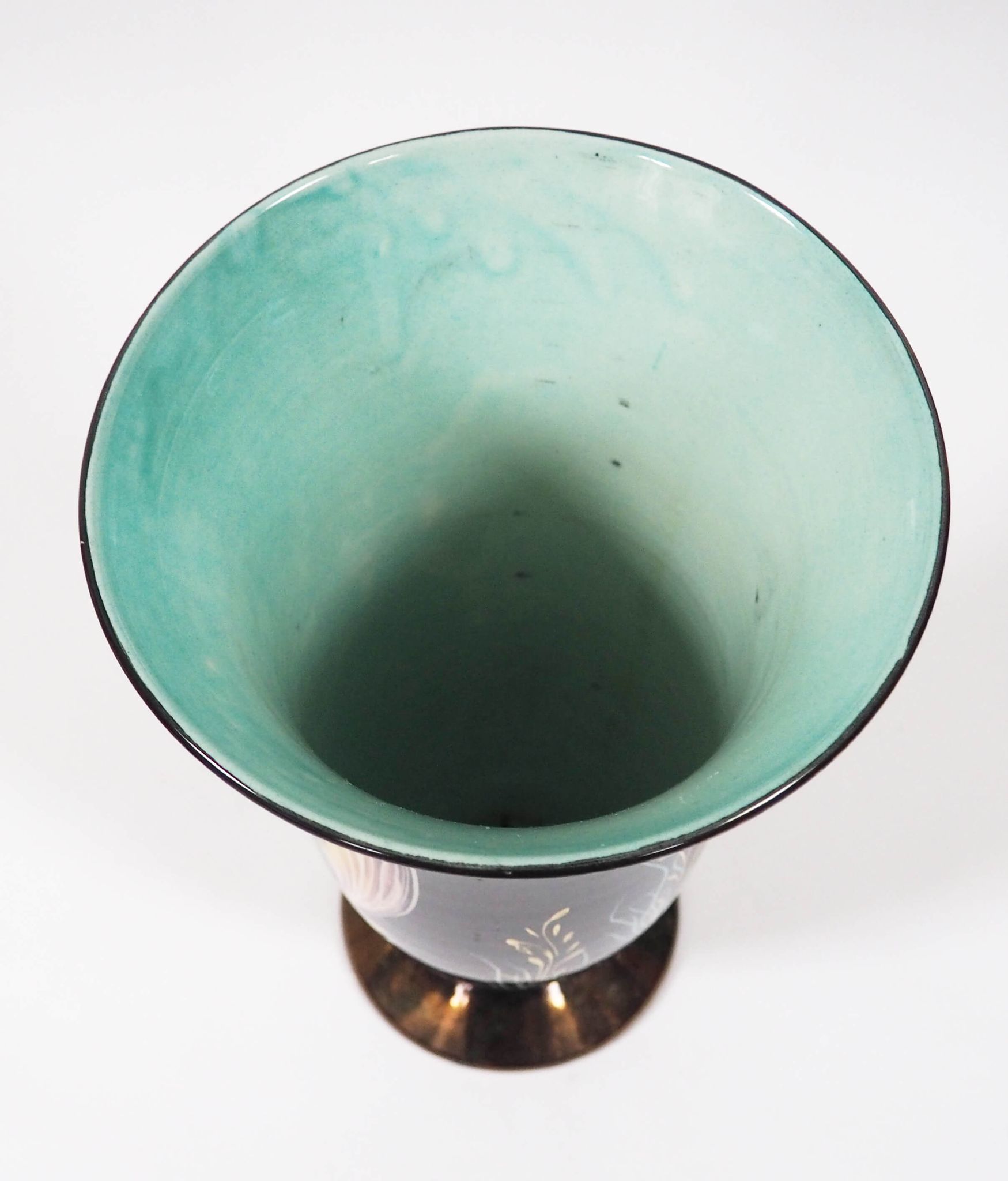Fish decor vase