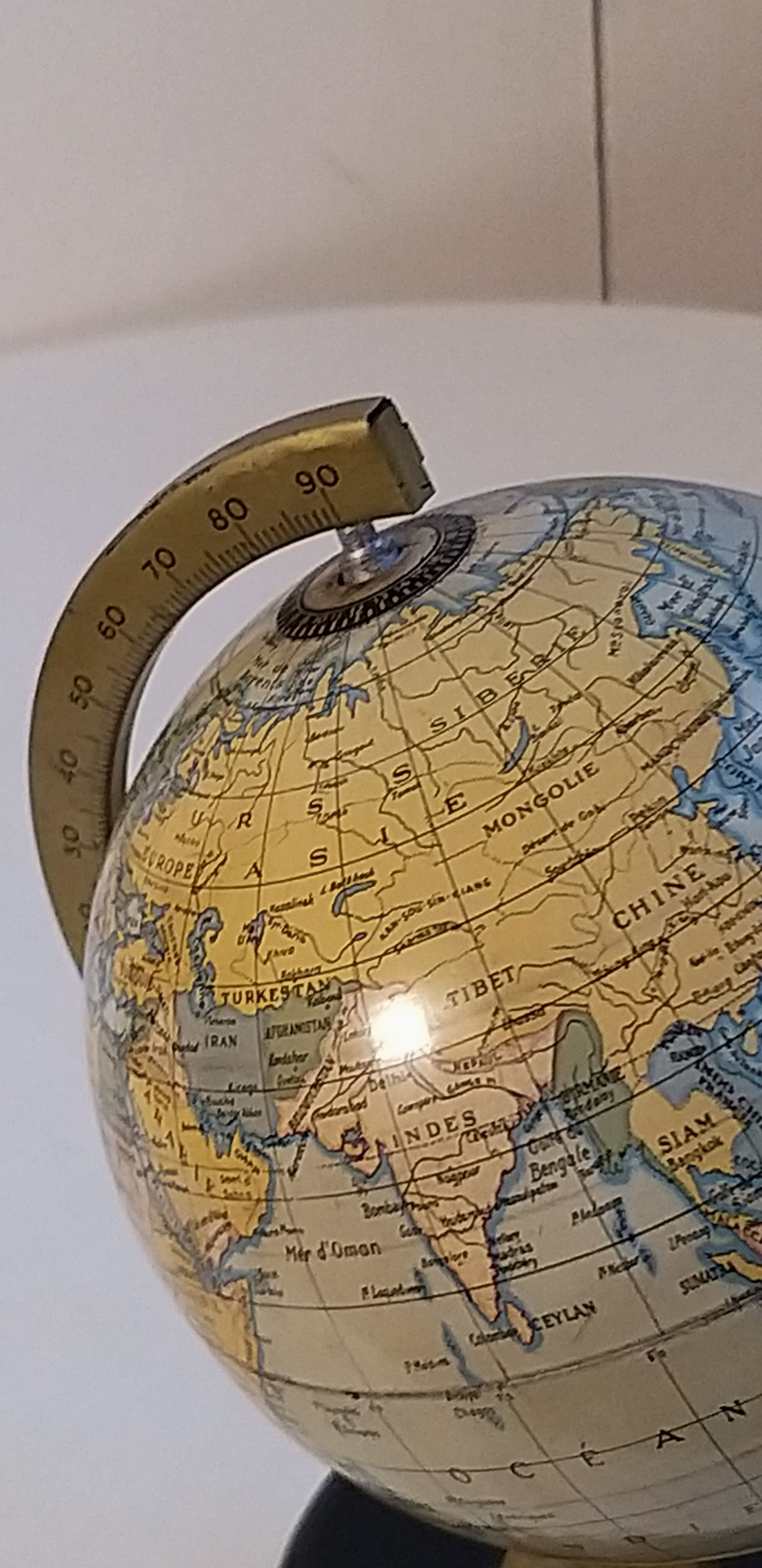 World map "Chad Valley" made in England 1950/60