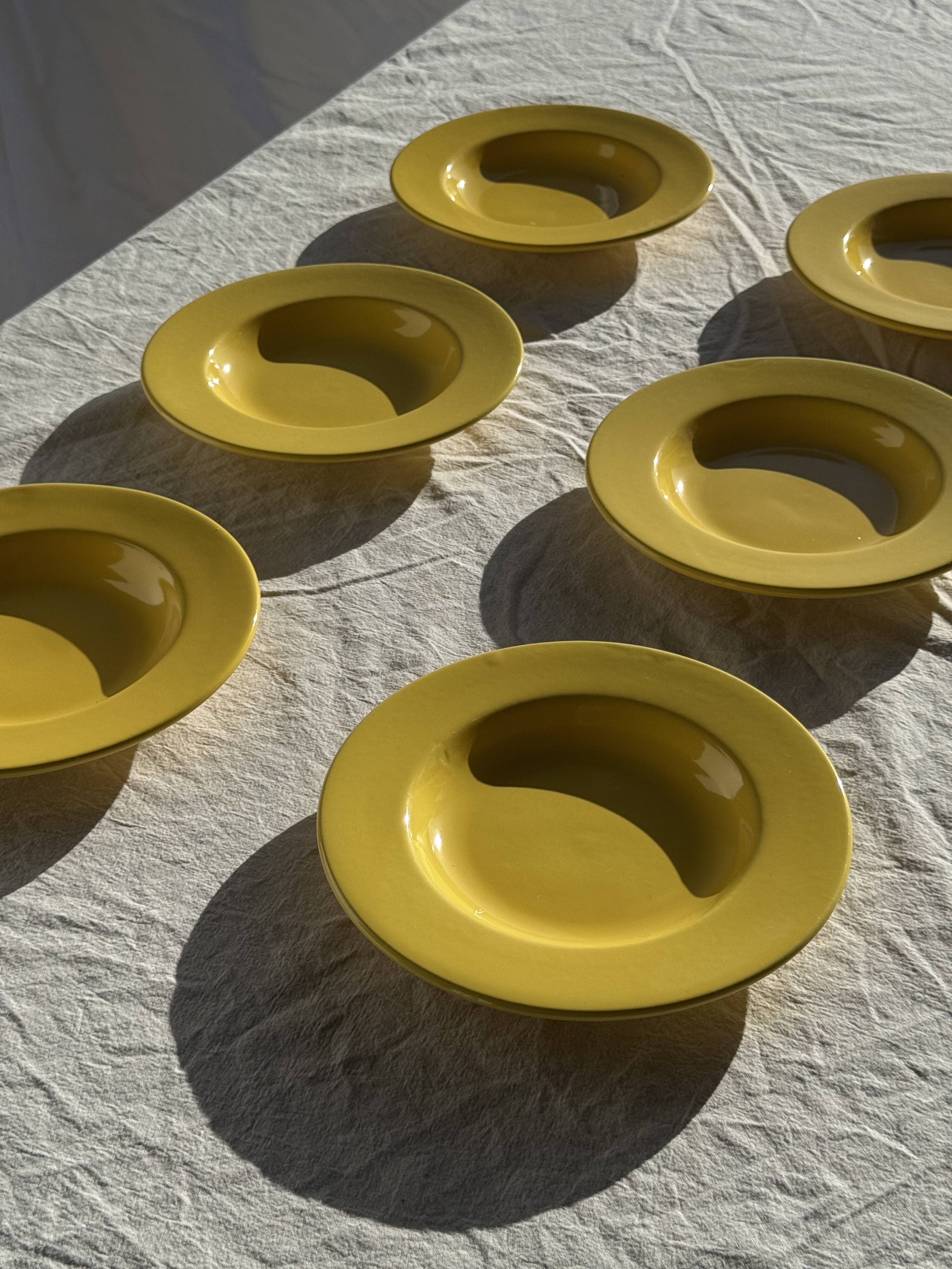 Set of 6 vintage yellow deep plates D22.5 H3.5