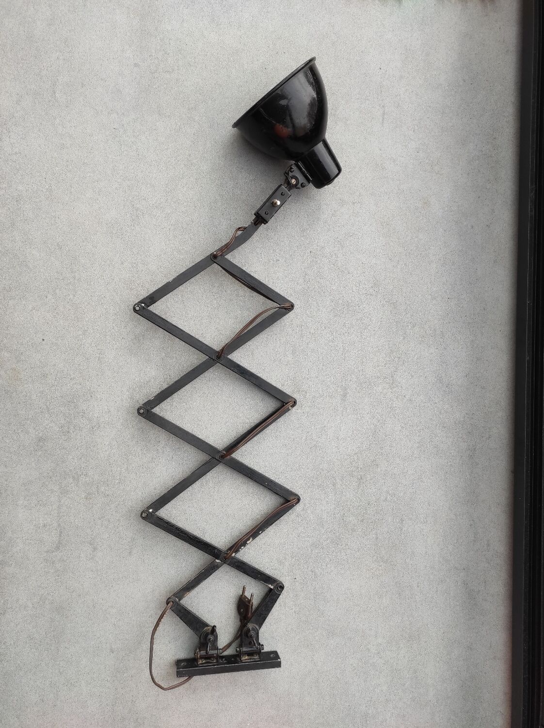 Accordion workshop lamp