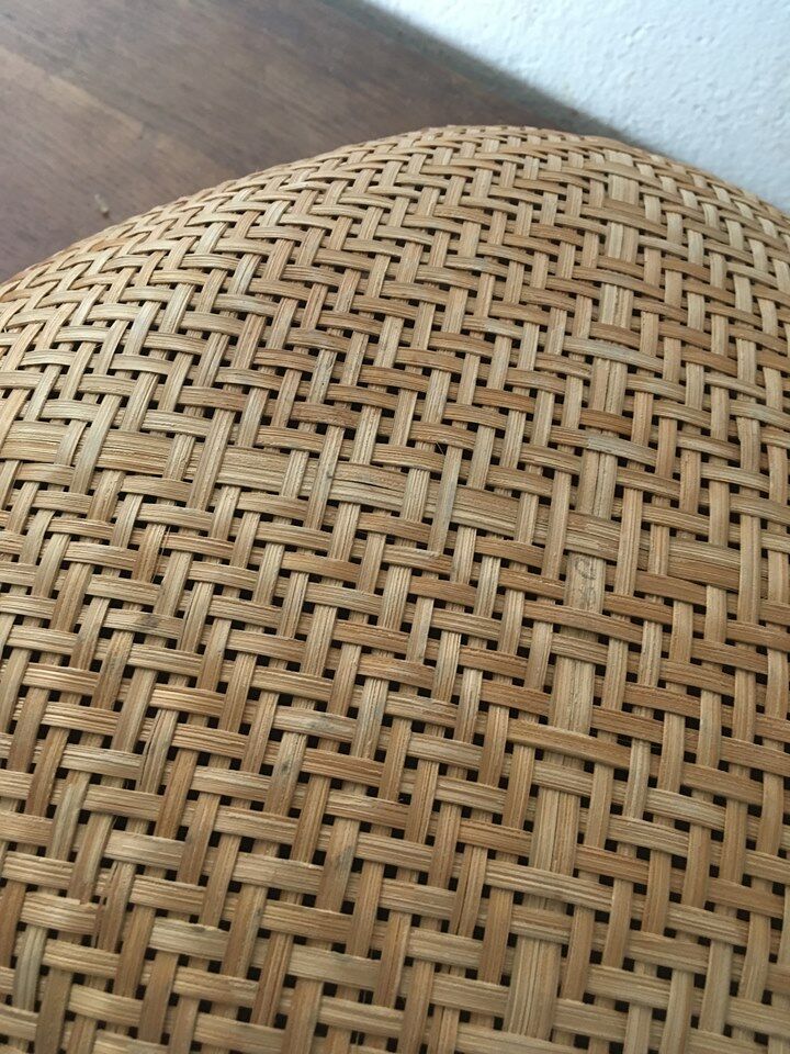 Round basket in braided folder