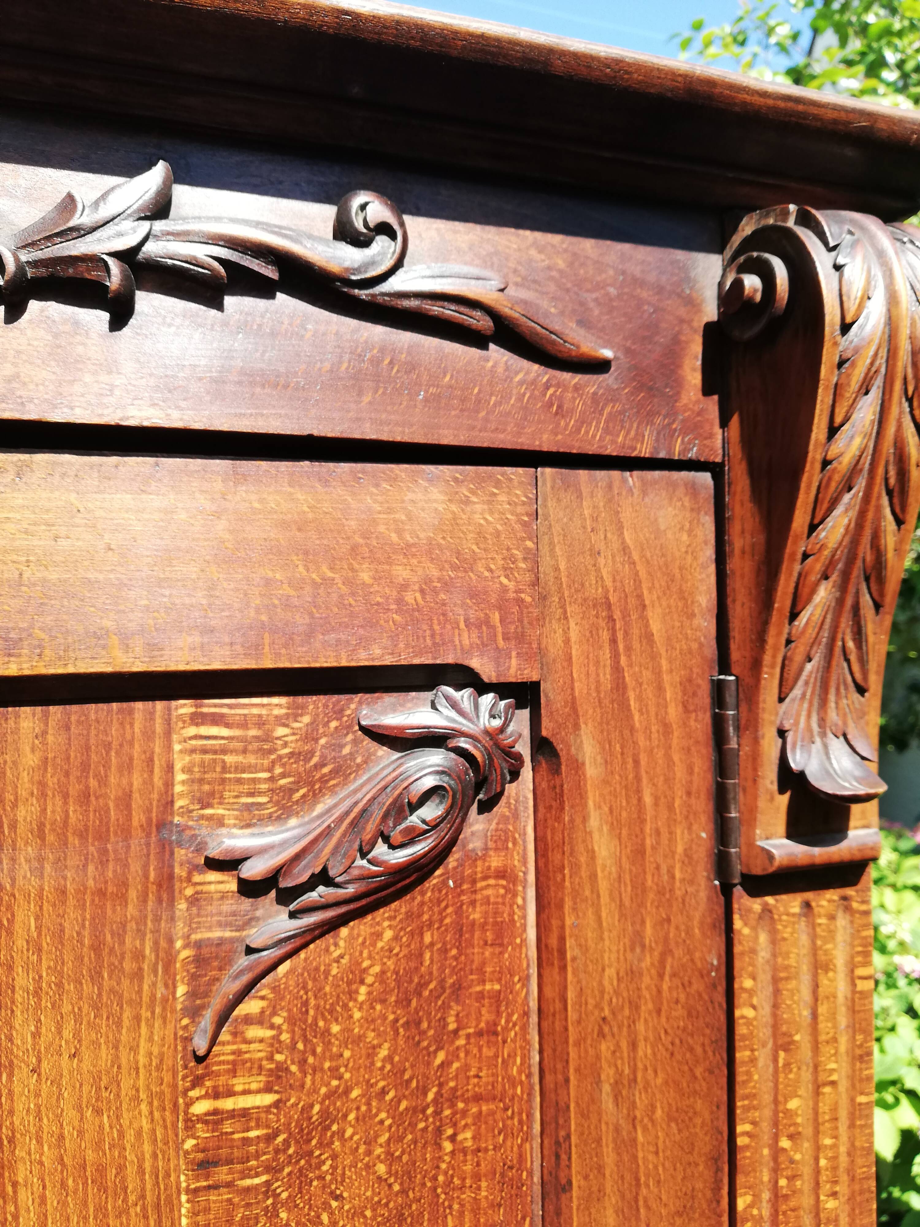 Small vintage tinted bonnet