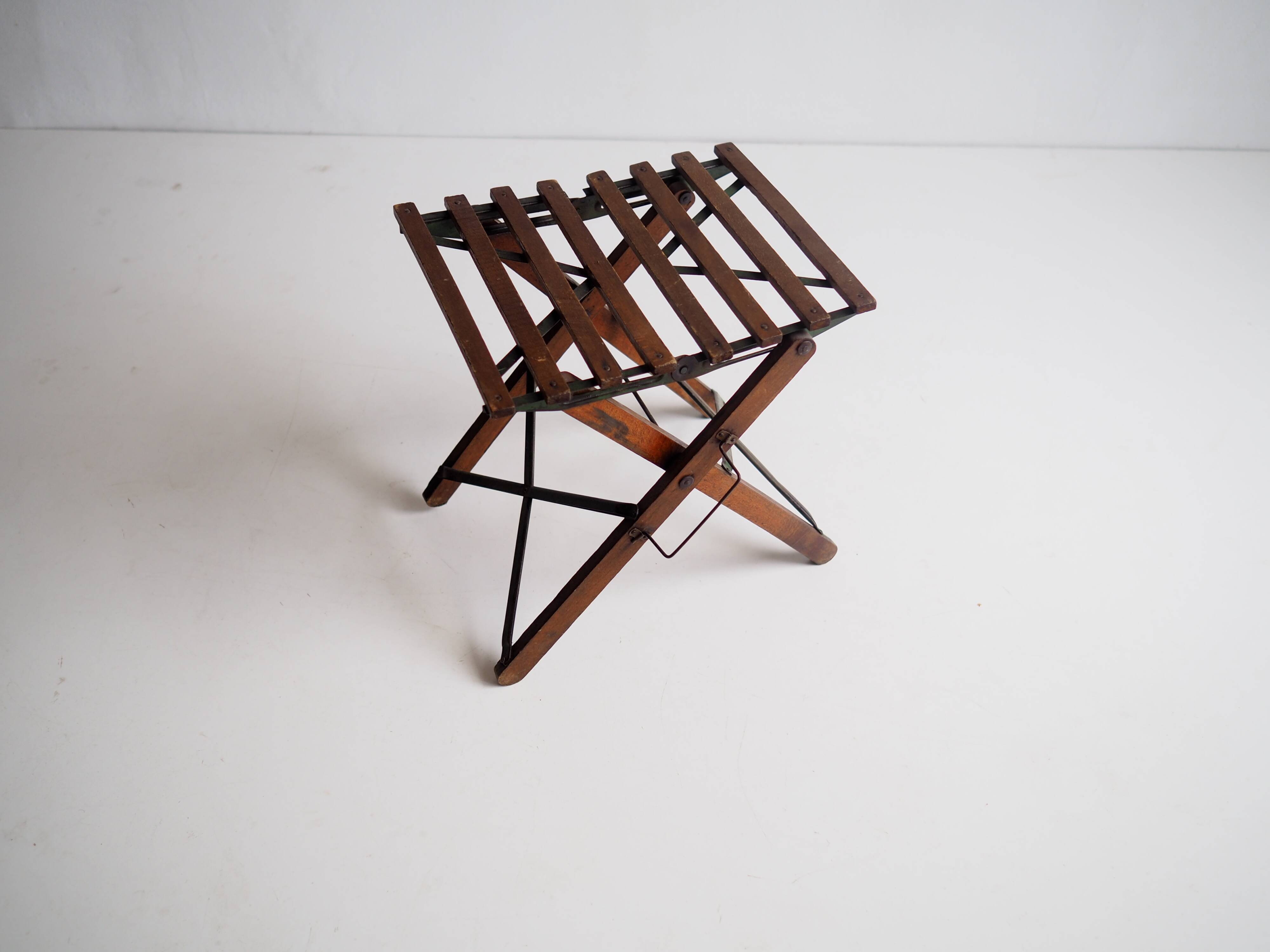 Vintage portable wooden picknick or fishing stool