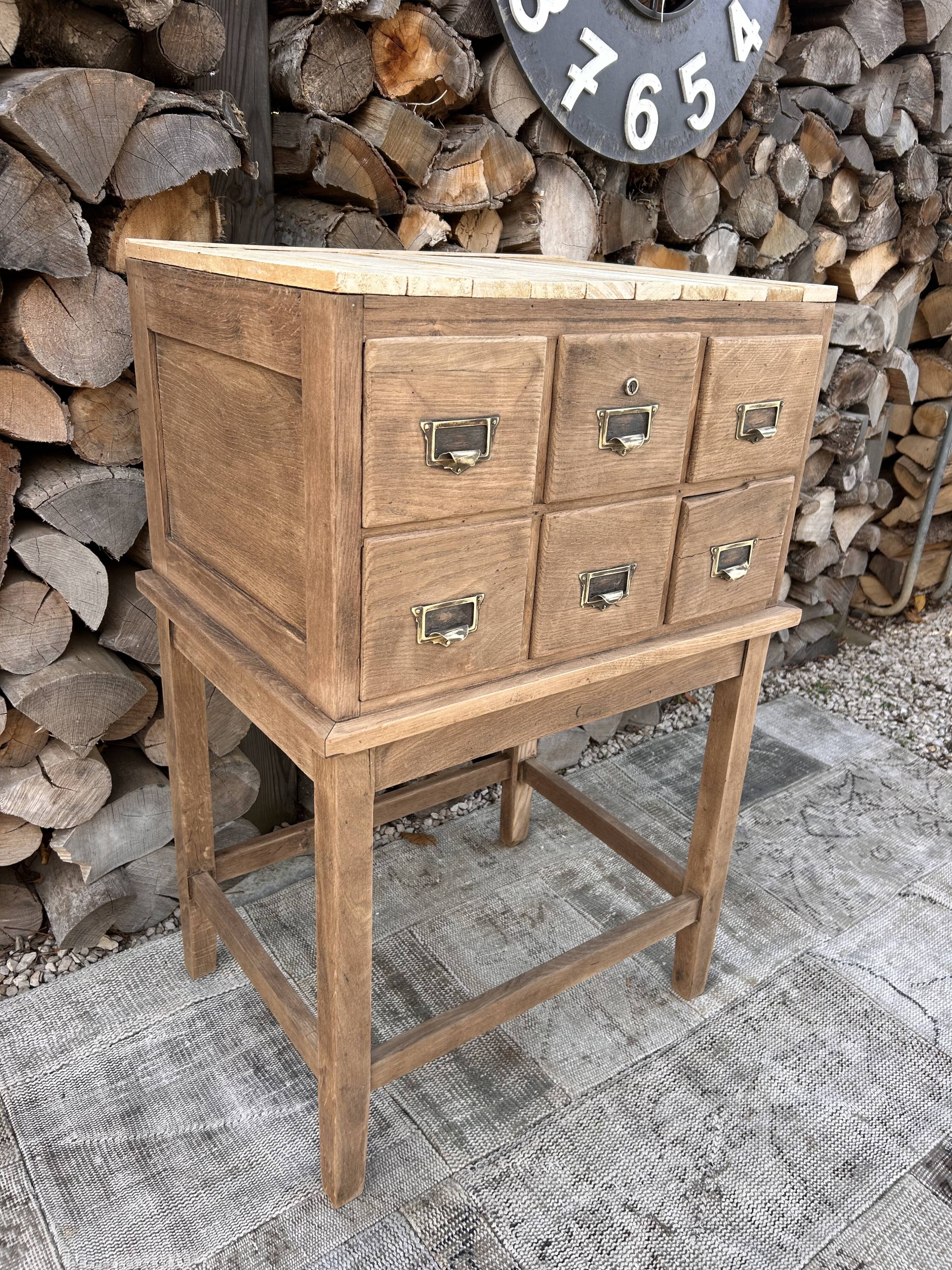 Meuble métier / Meuble à tiroirs