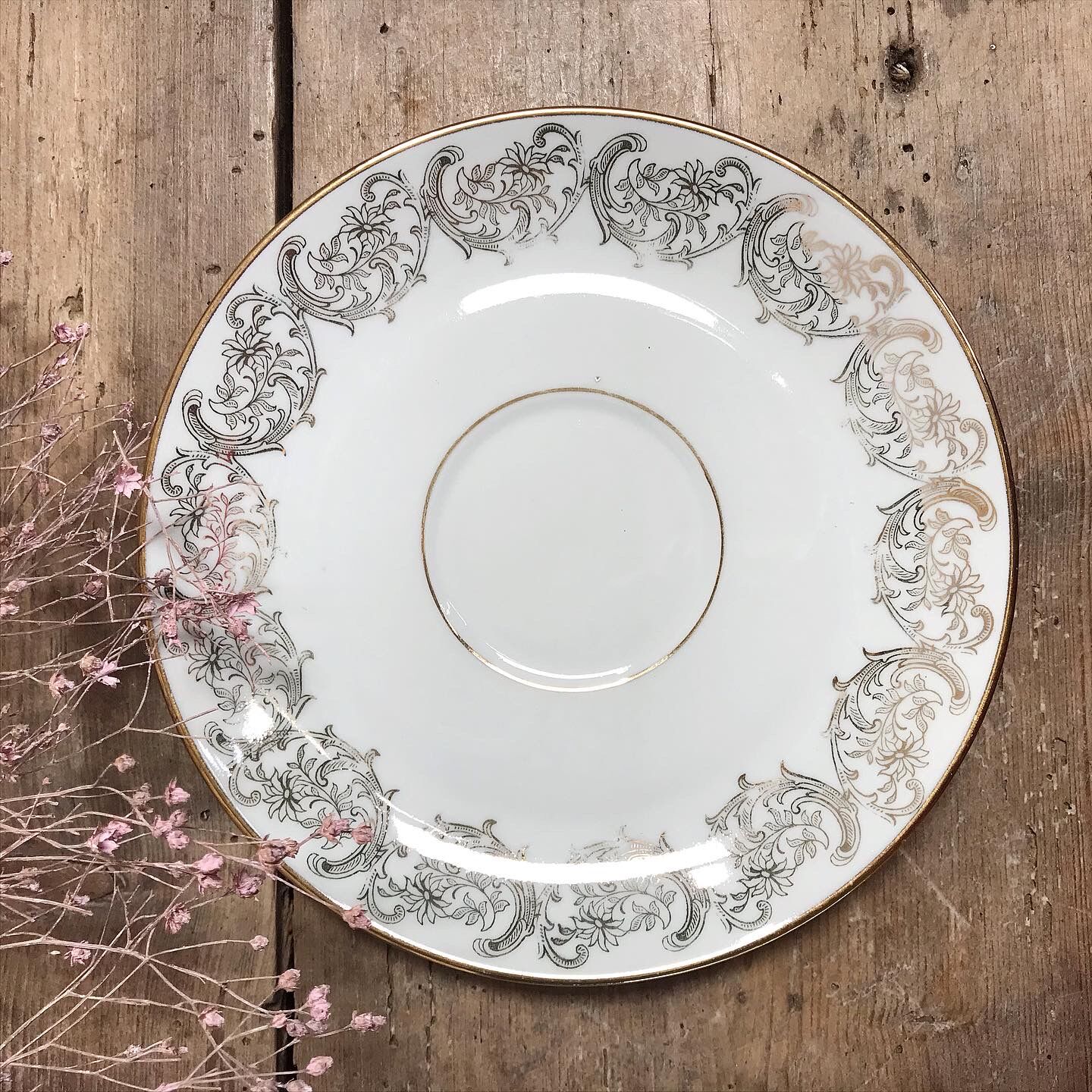 Pair of fine porcelain tea cups