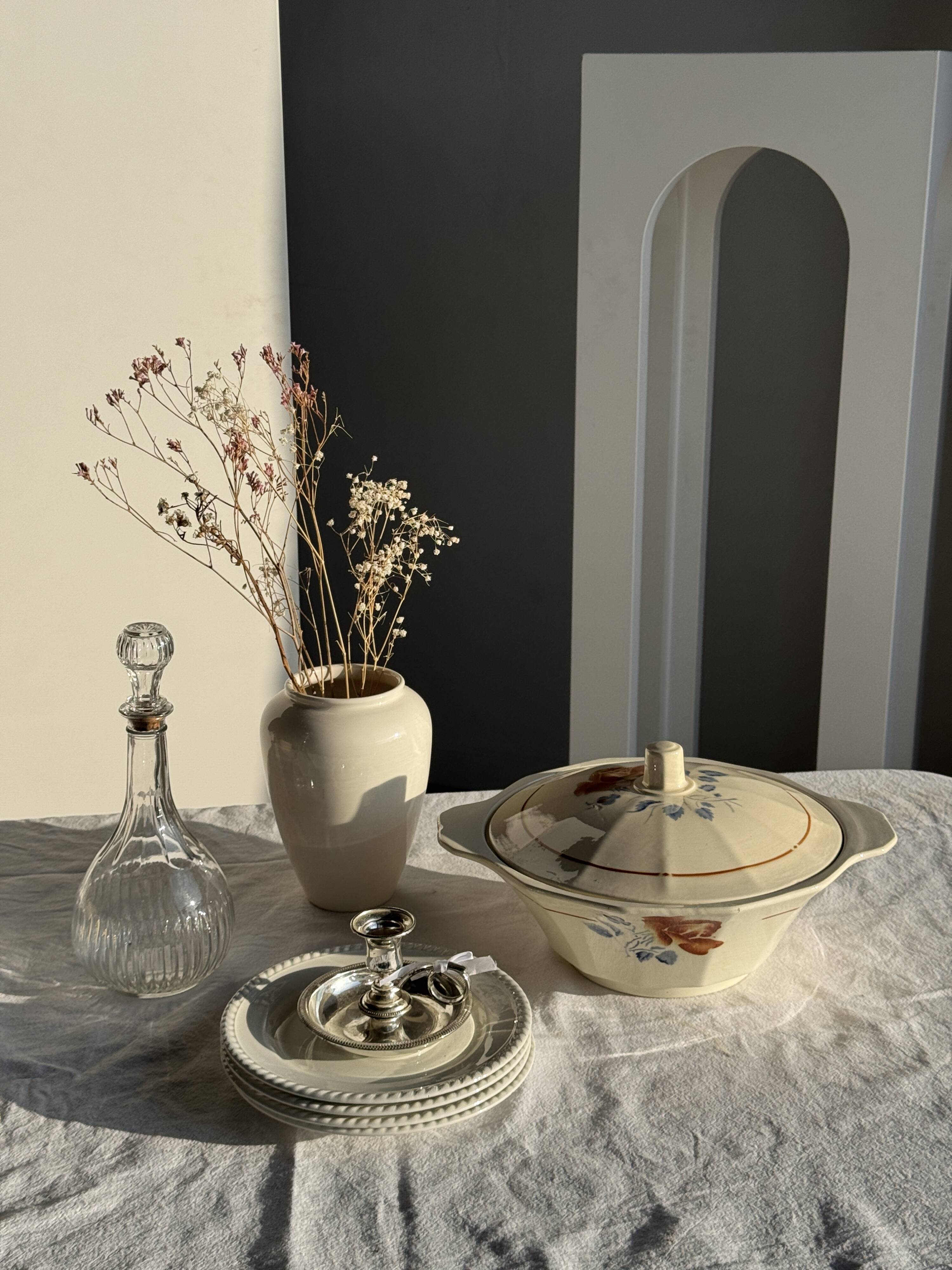 Antique Sarreguemines soup tureen with lid, rose pattern, D33 H28.