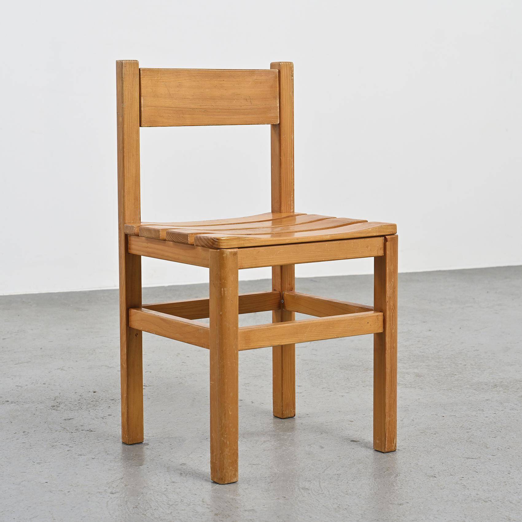 Set of three chairs and two stools Maison Regain, circa 1970