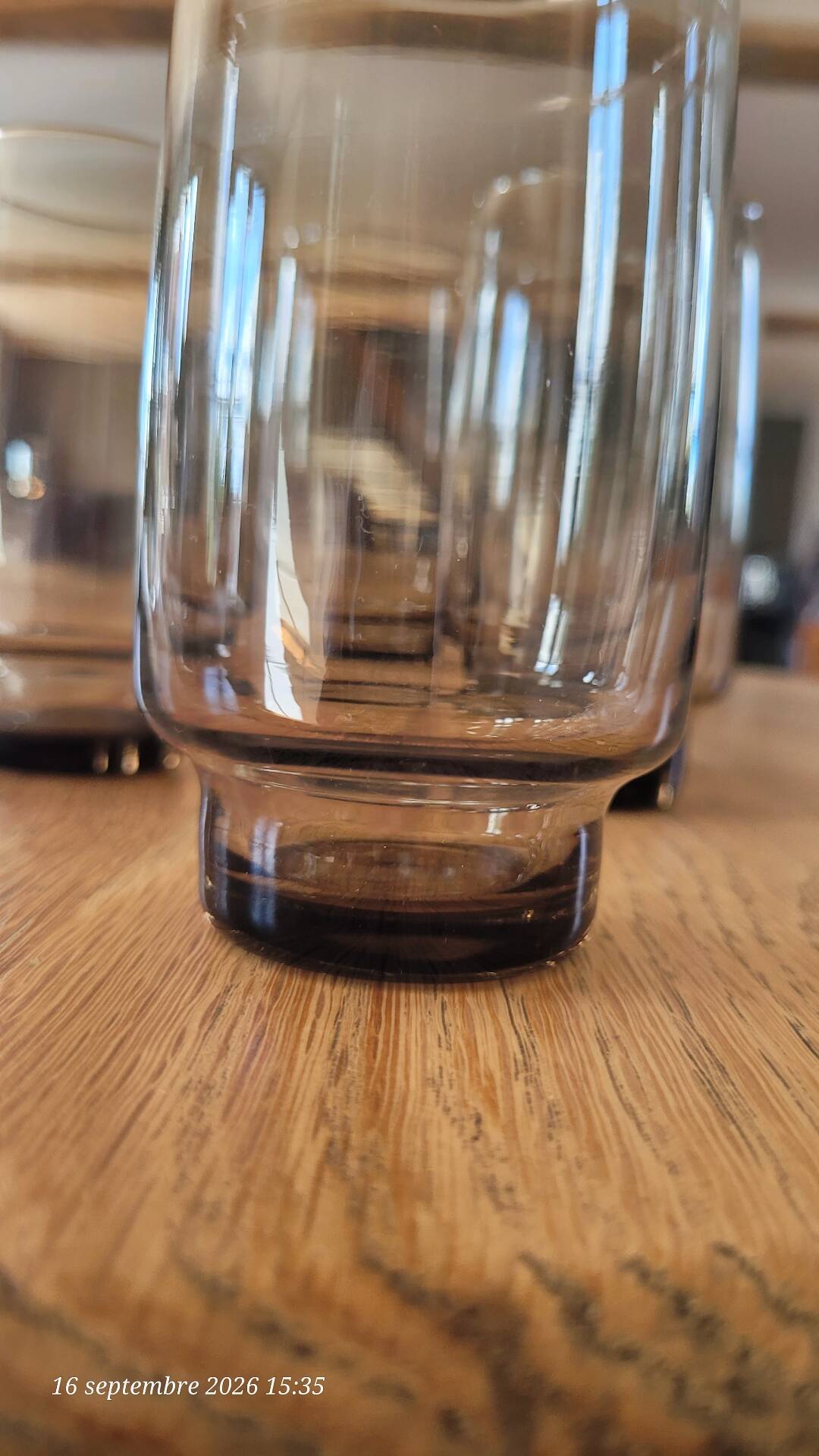 5 verres à eau  vintage en verre fumé