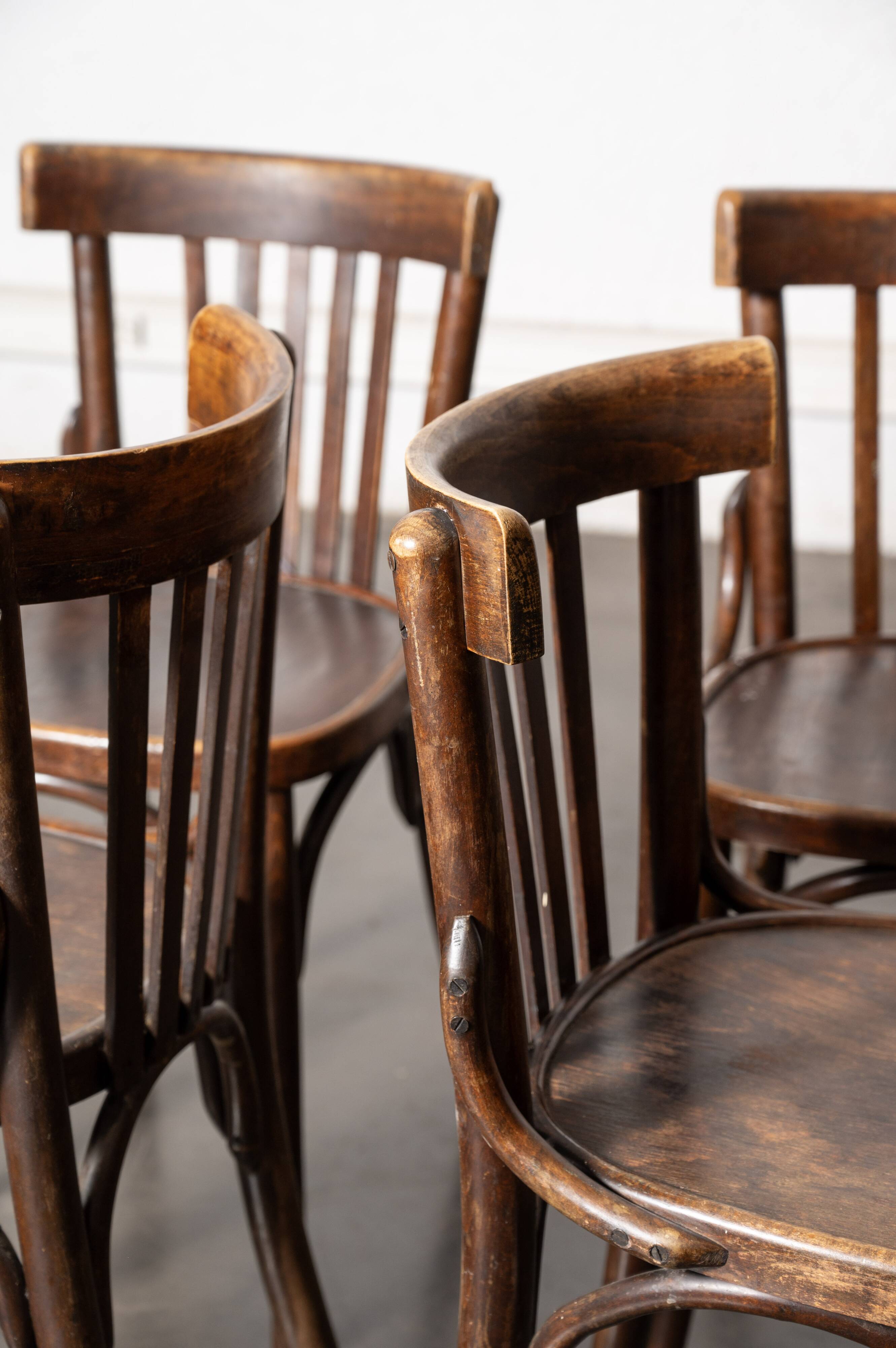 Série de 4 chaises bistrot