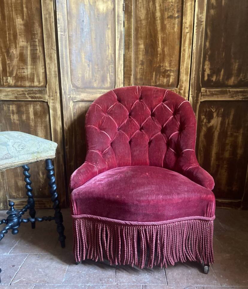 Antique Napoleon III period upholstered toad armchair – 19th century – Upholstered red velvet